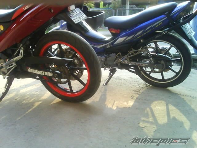 Photo 1573698