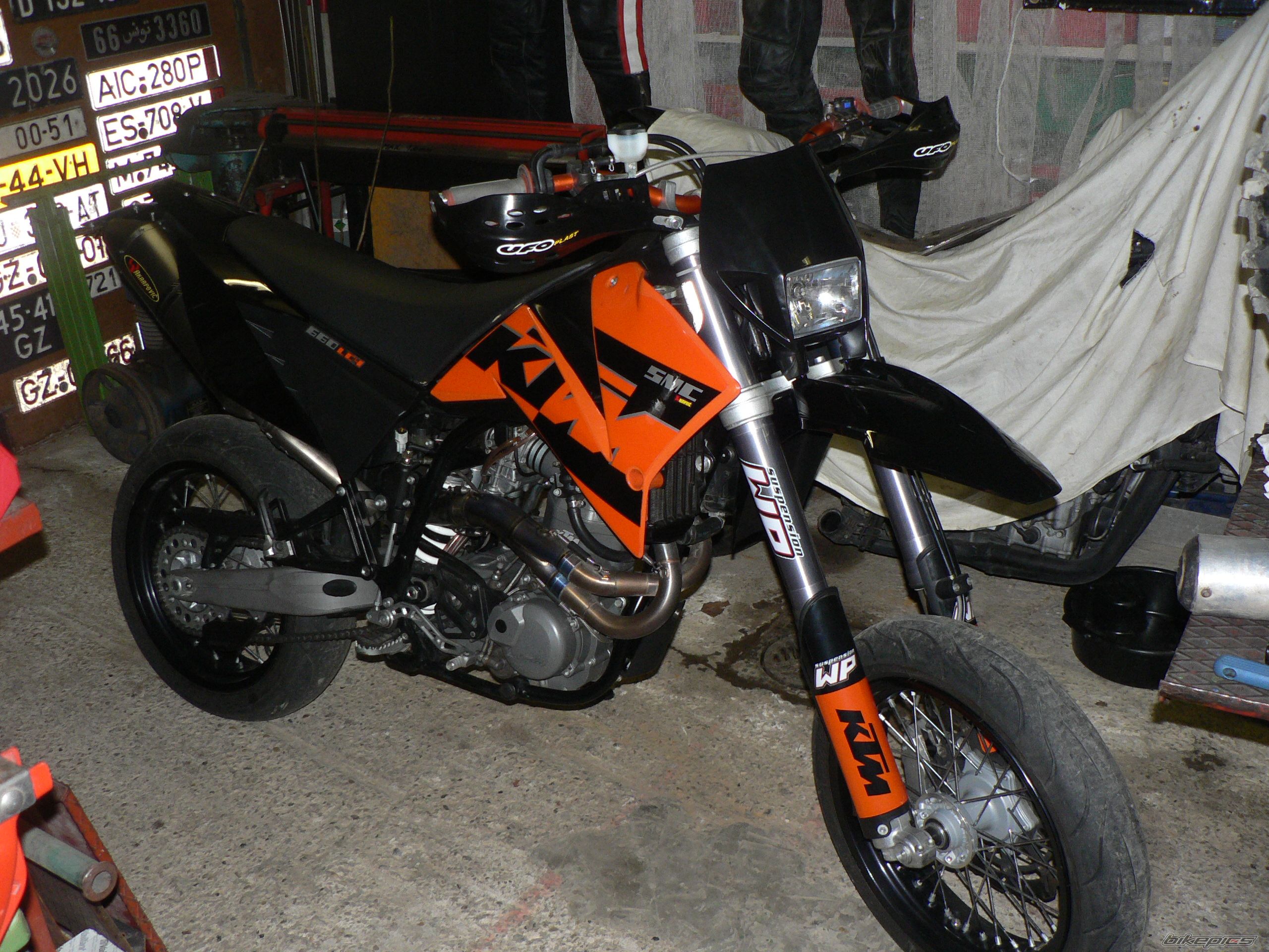 Photo 1573804