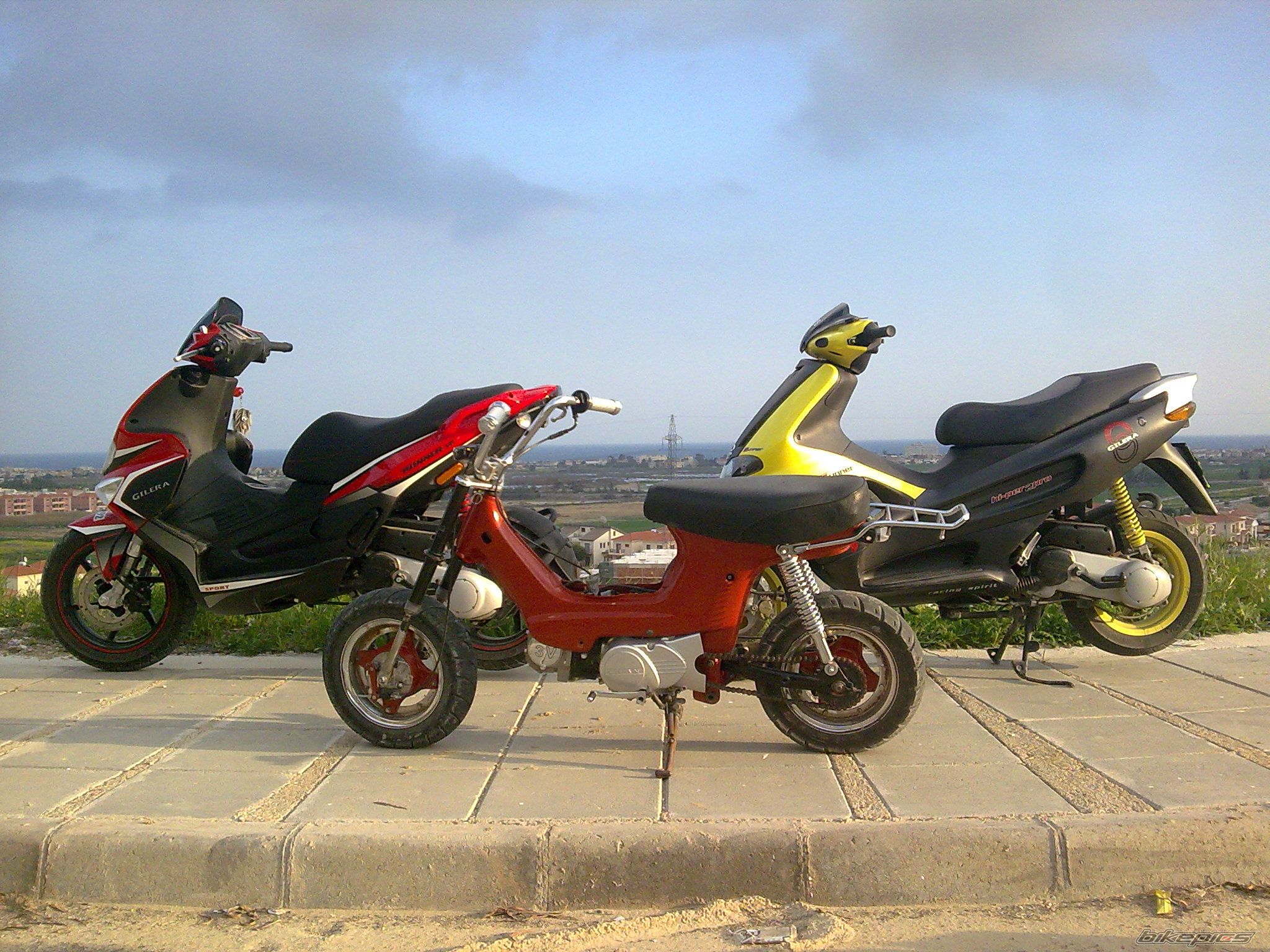Photo 1573866