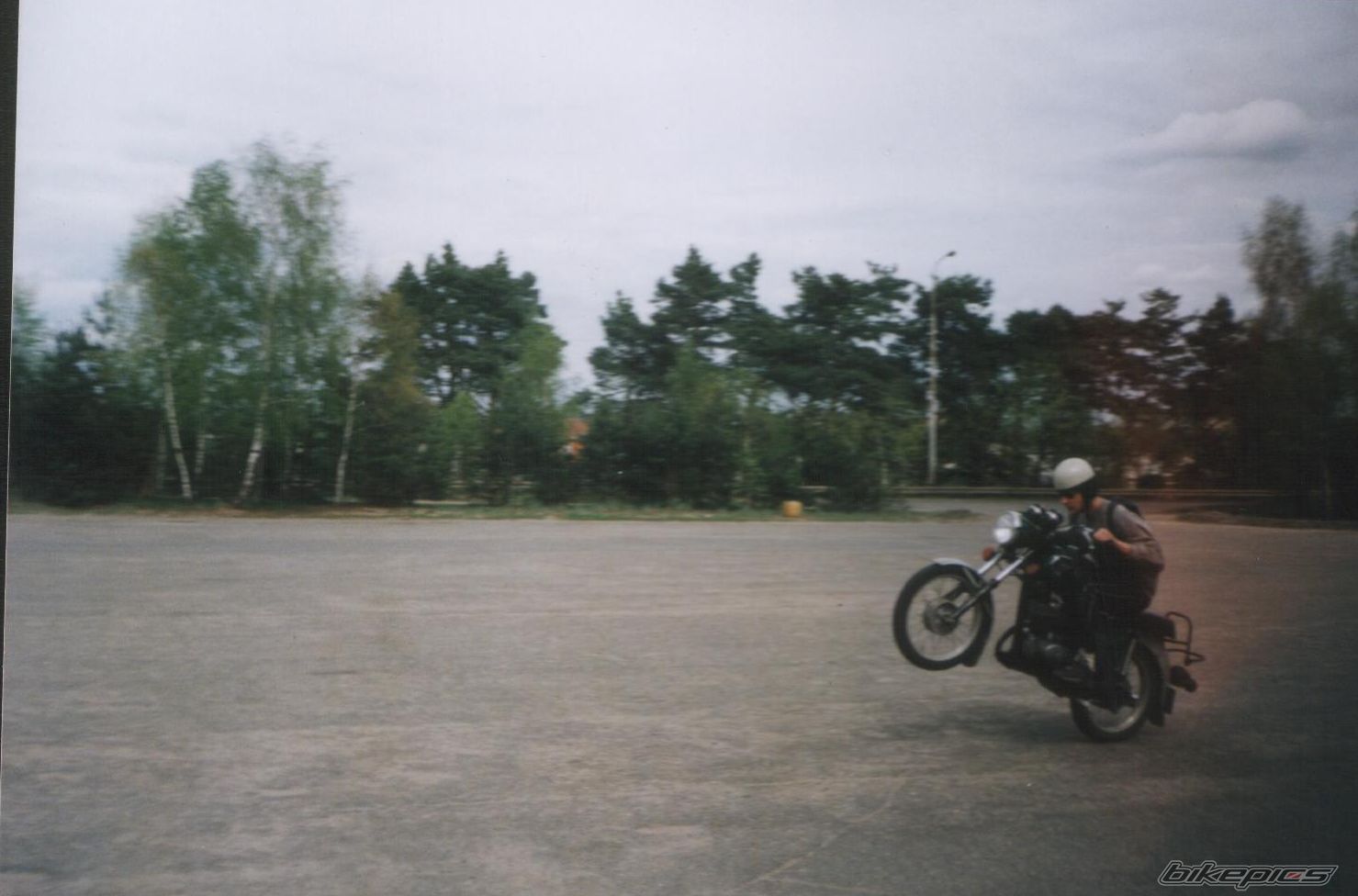 Photo 1574530