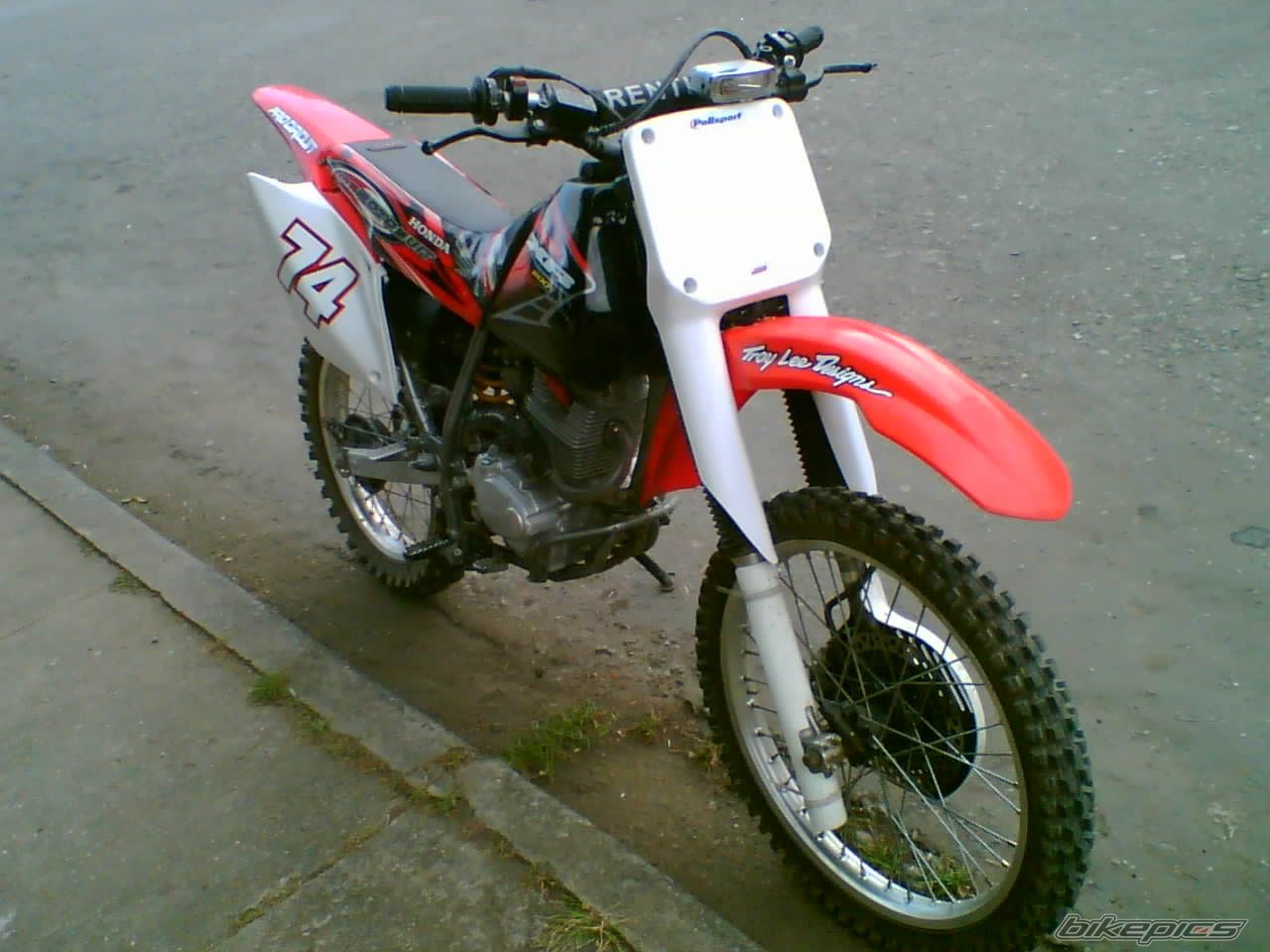 Photo 1574745