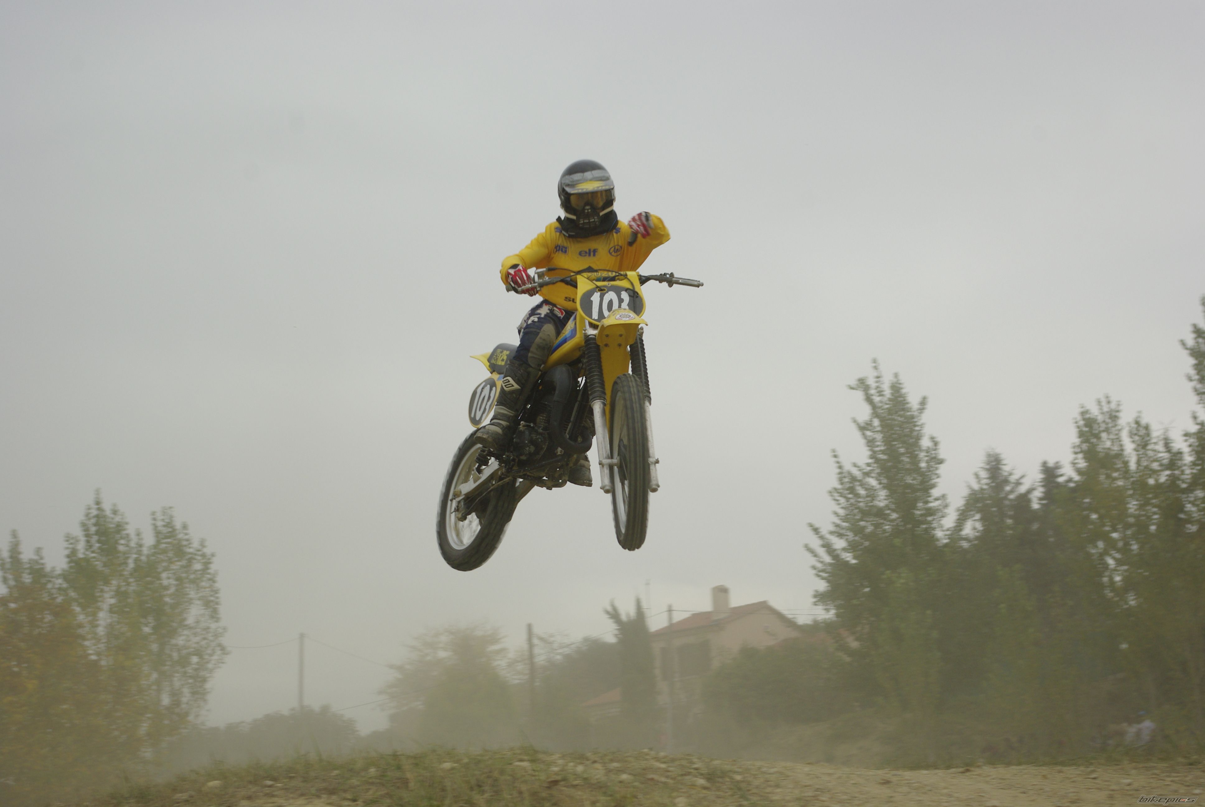 Photo 1575138