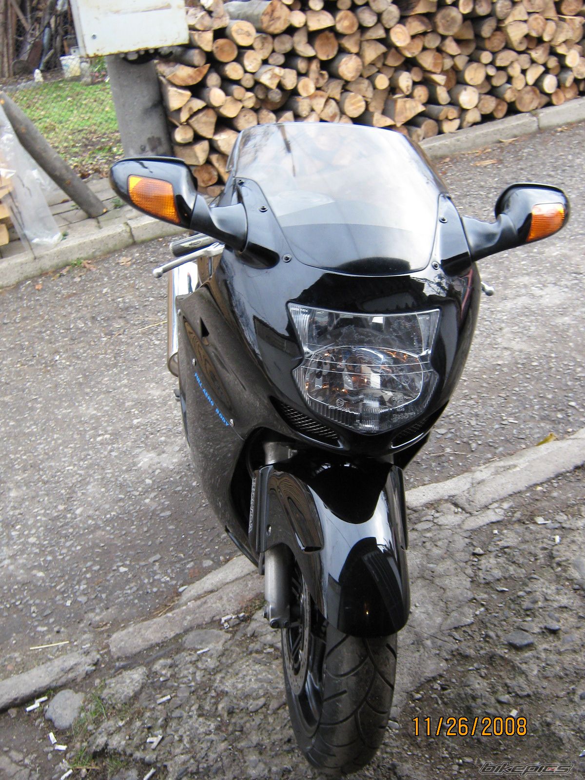 Photo 1575368