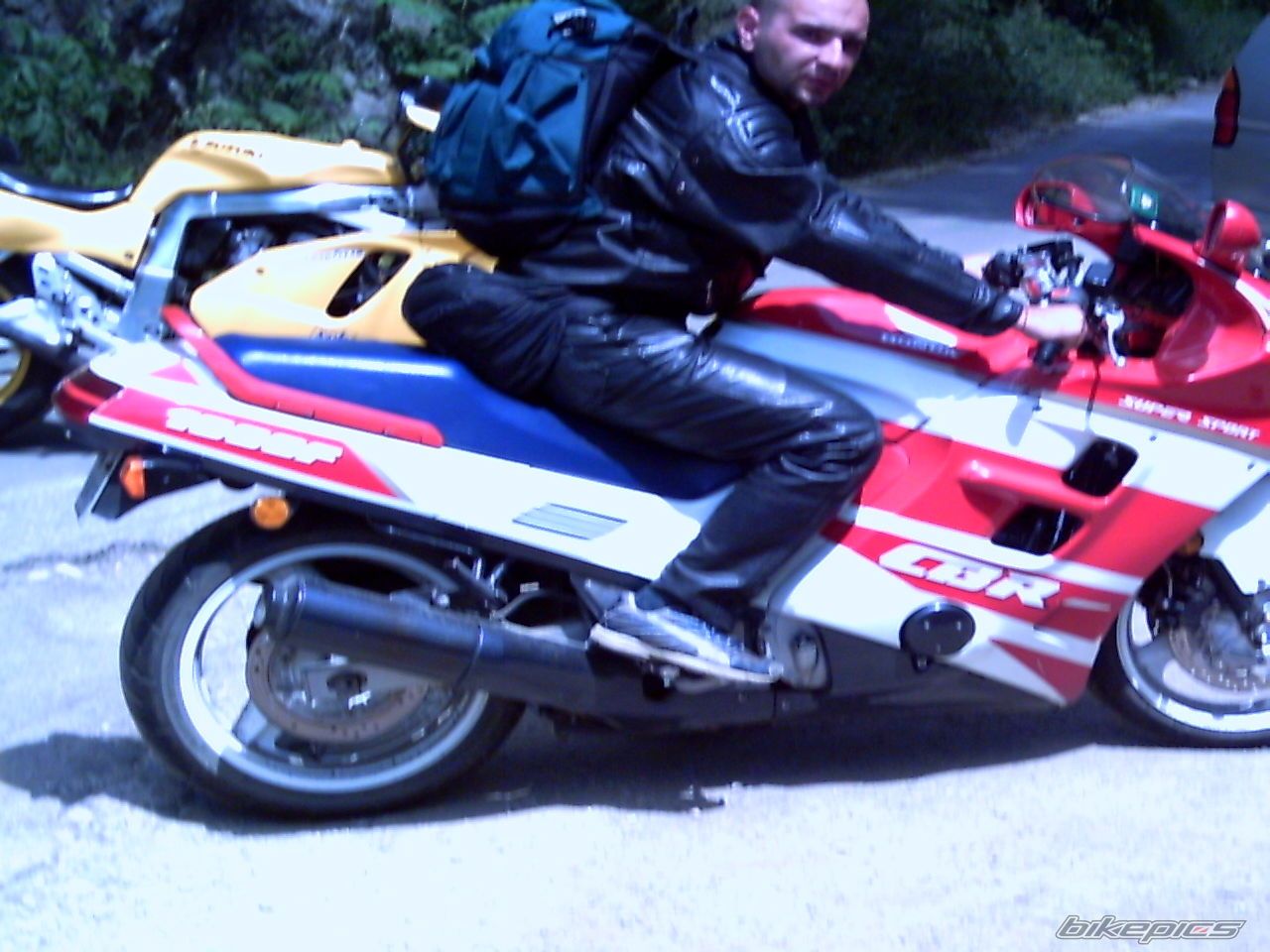 Photo 1575369