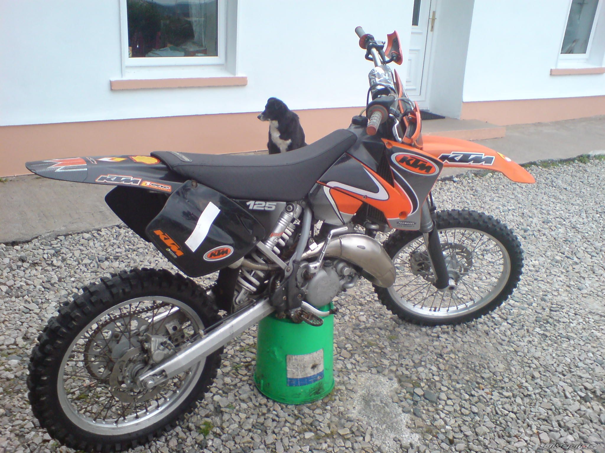Photo 1575414
