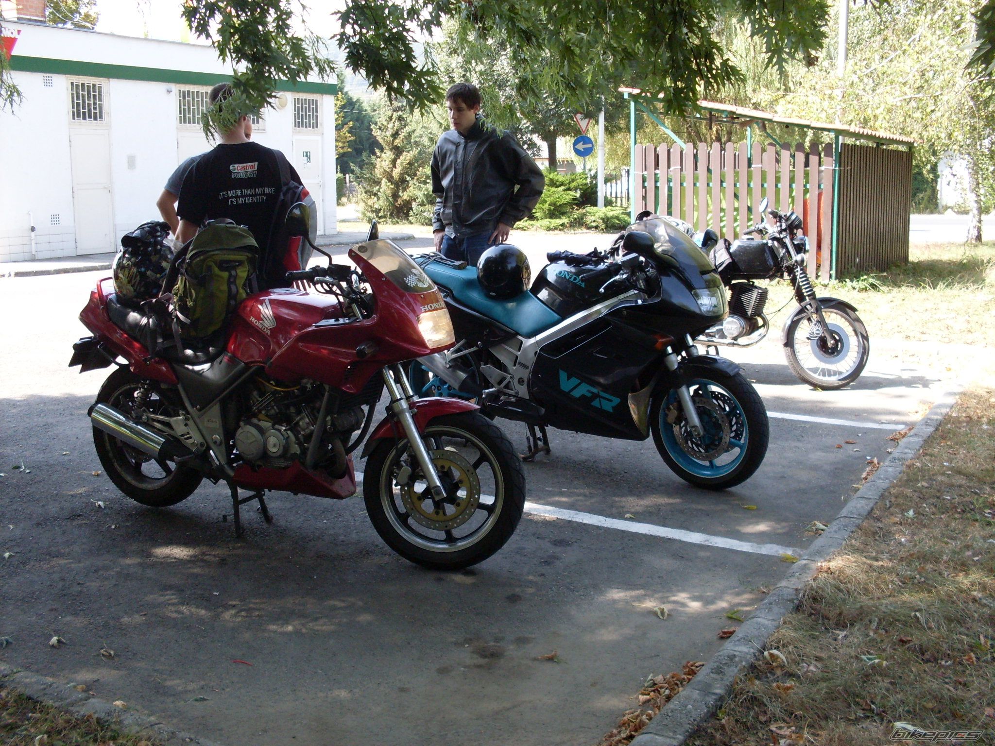 Photo 1575478