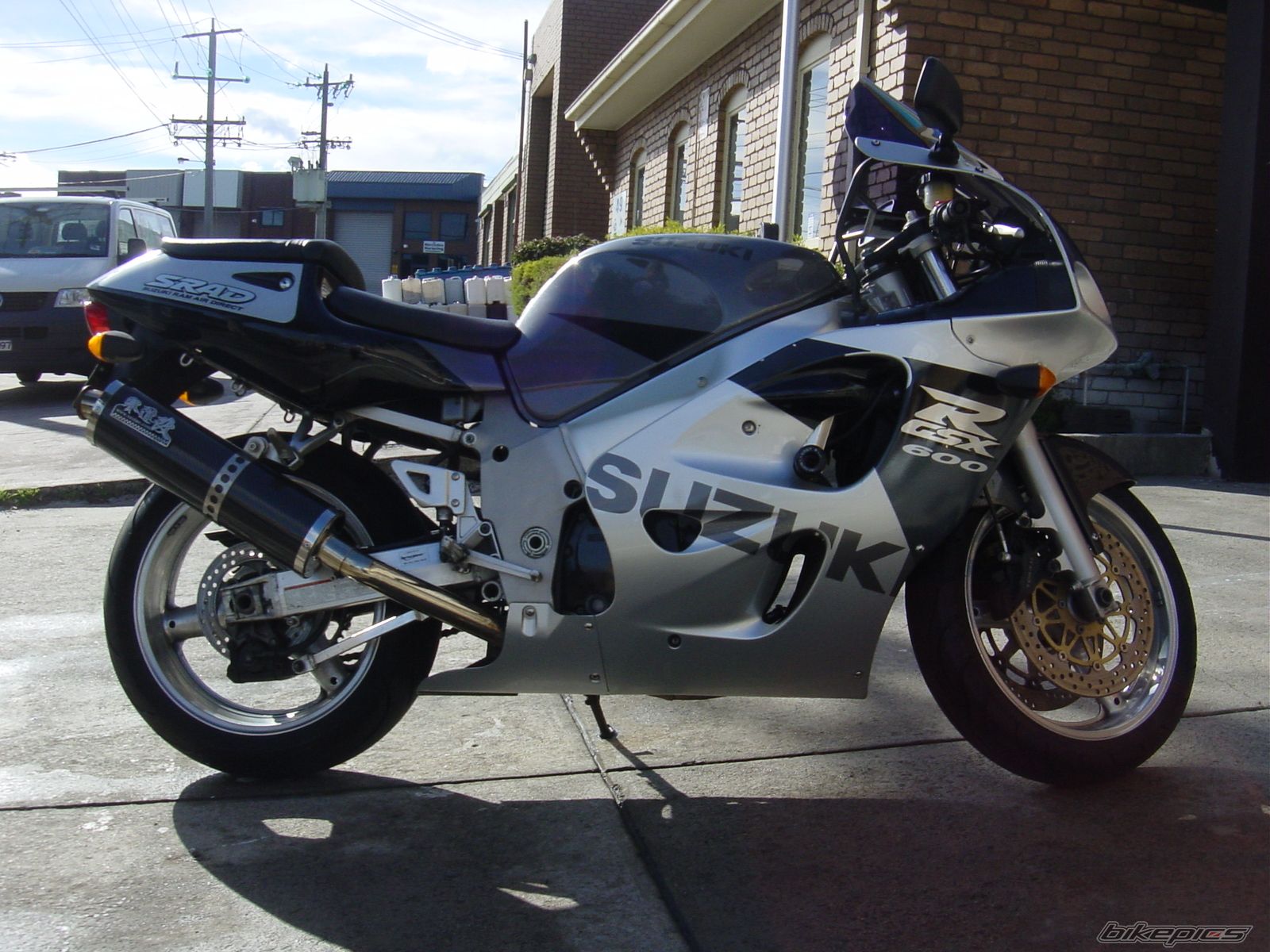Photo 1575503