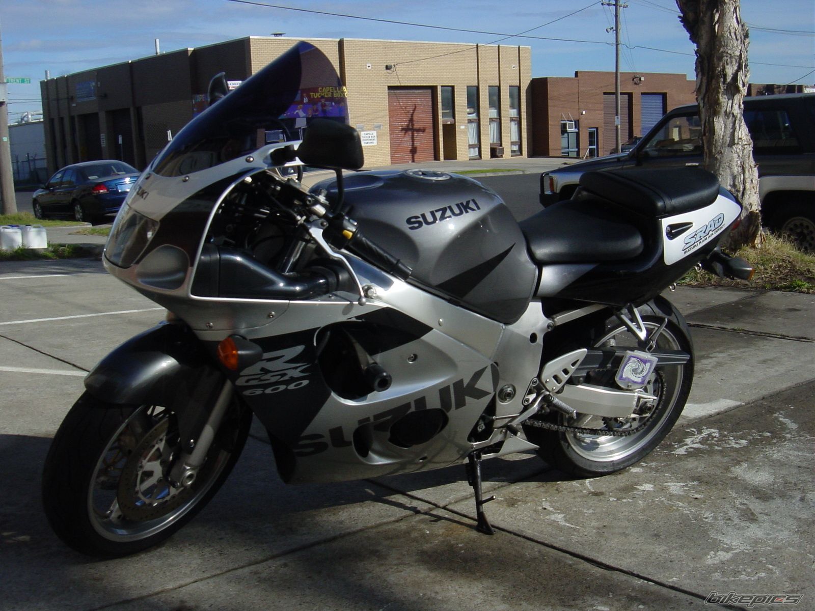 Photo 1575529