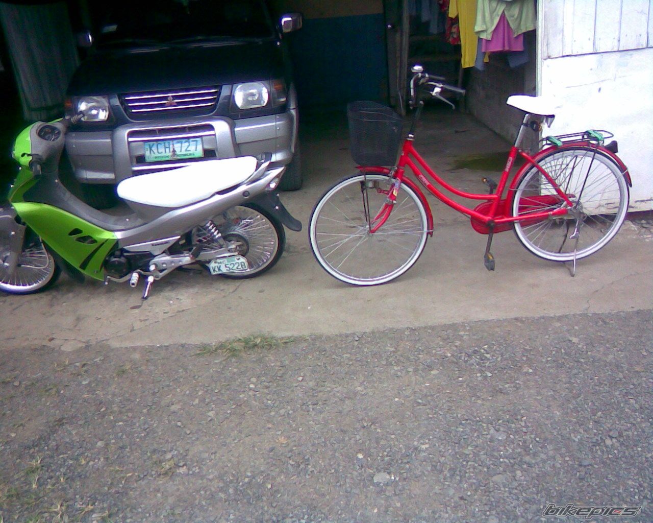 Photo 1575546