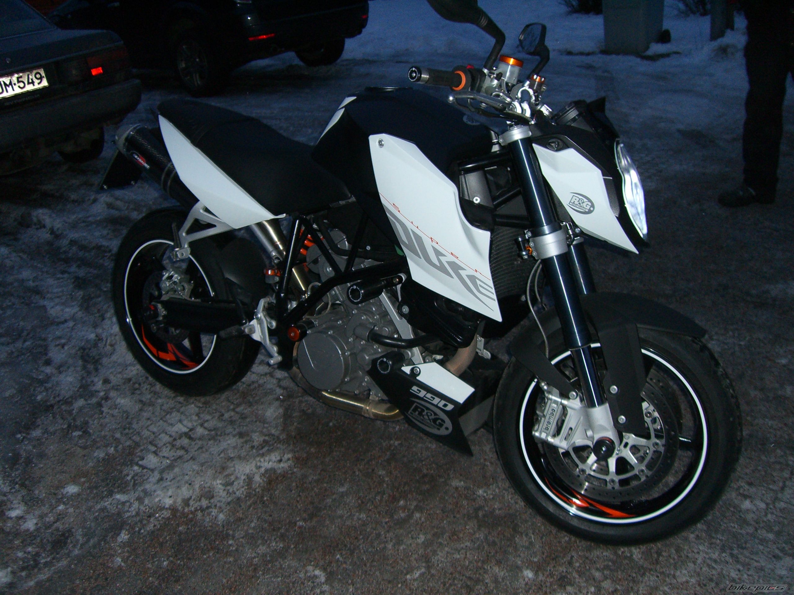 Photo 1575999