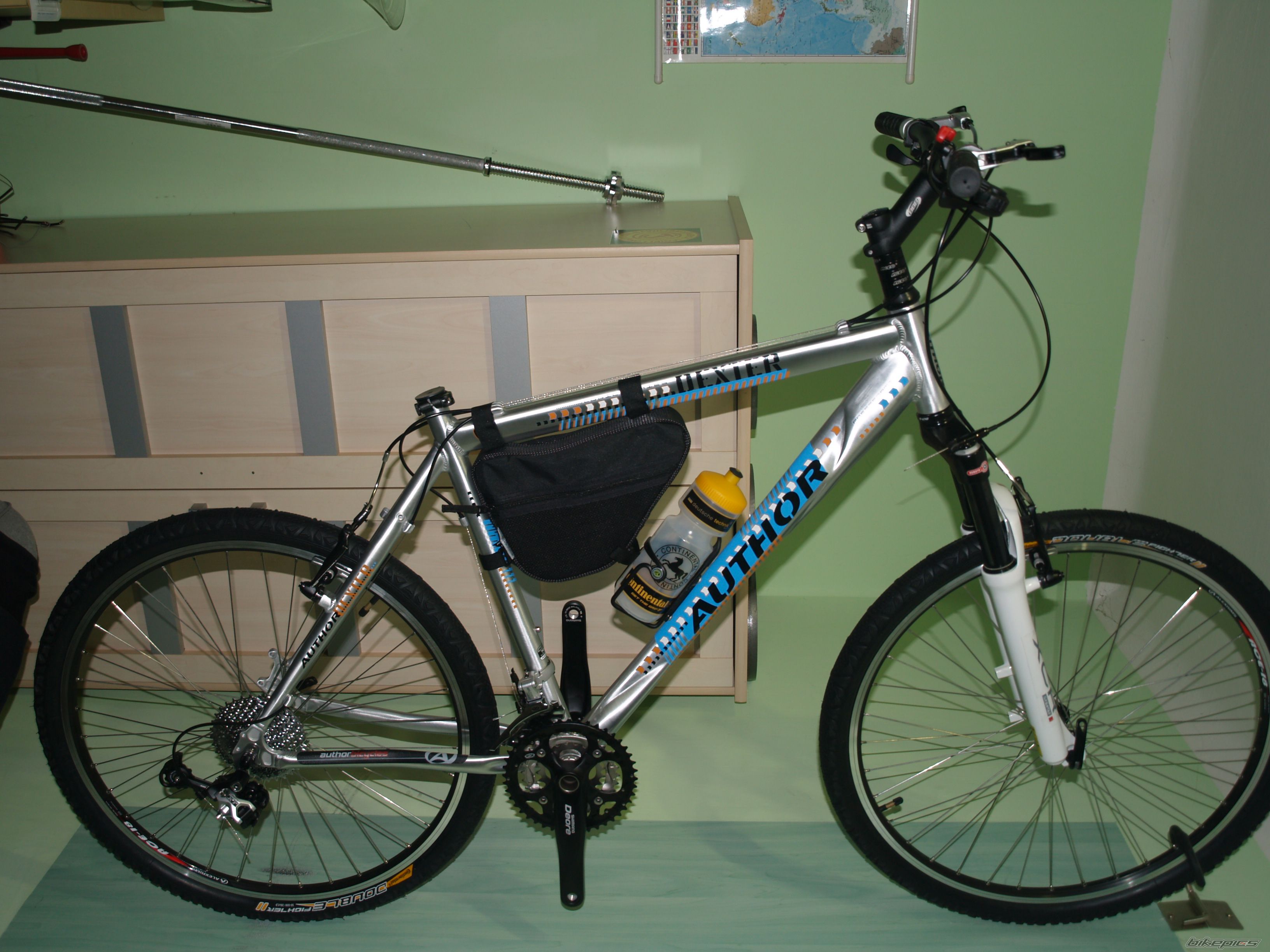 Photo 1576975