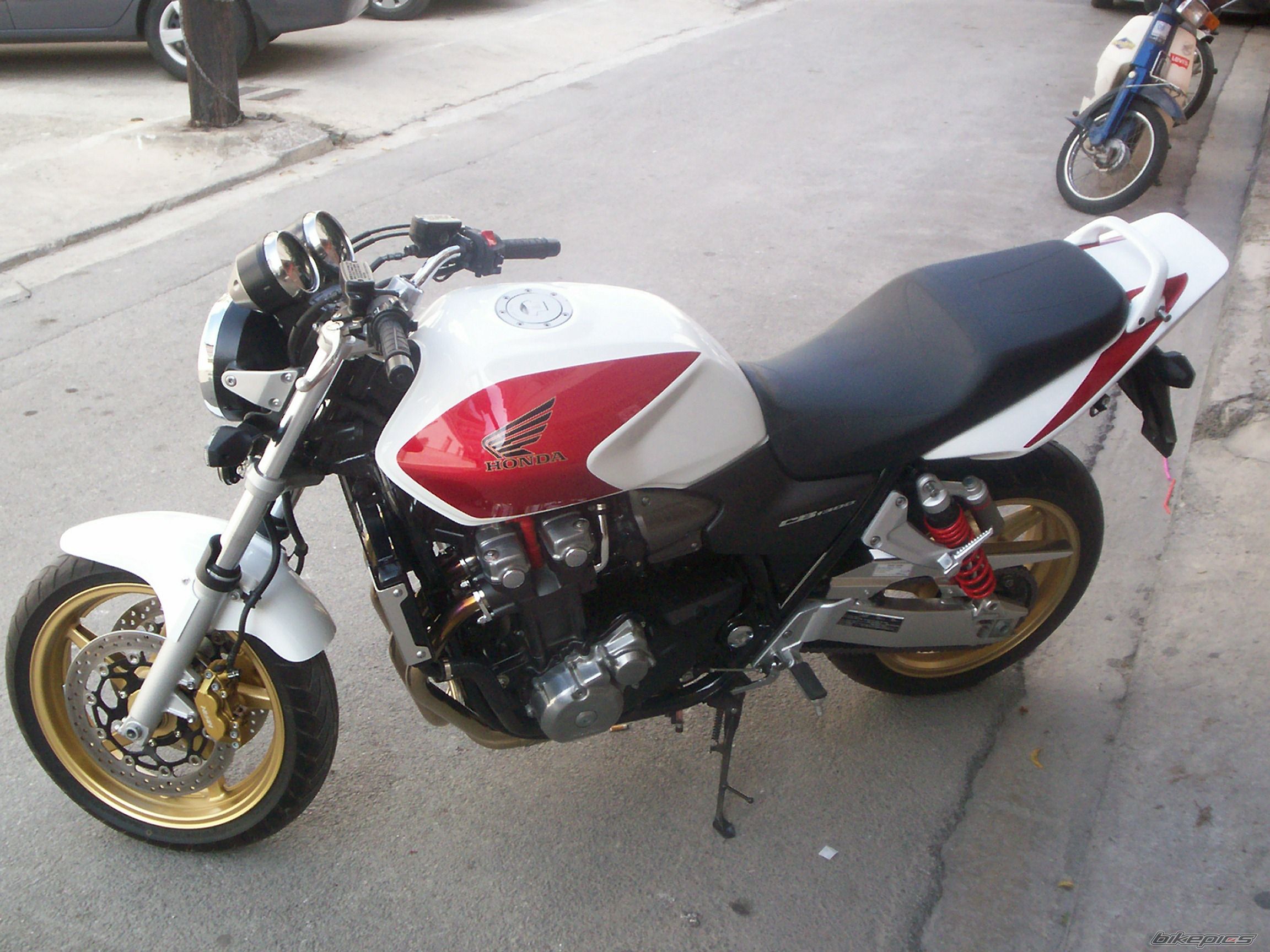 Photo 1576992
