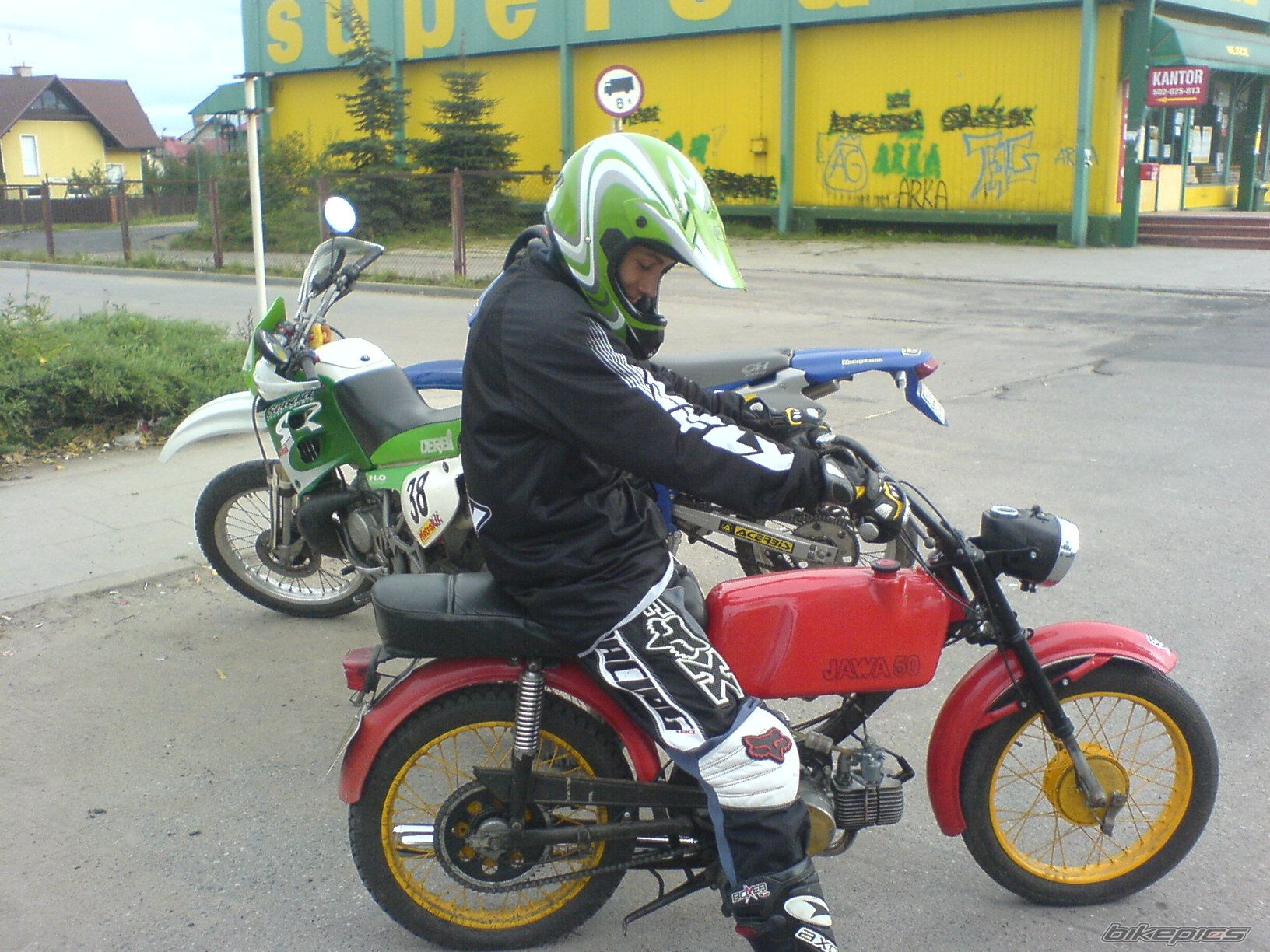 Photo 1577657