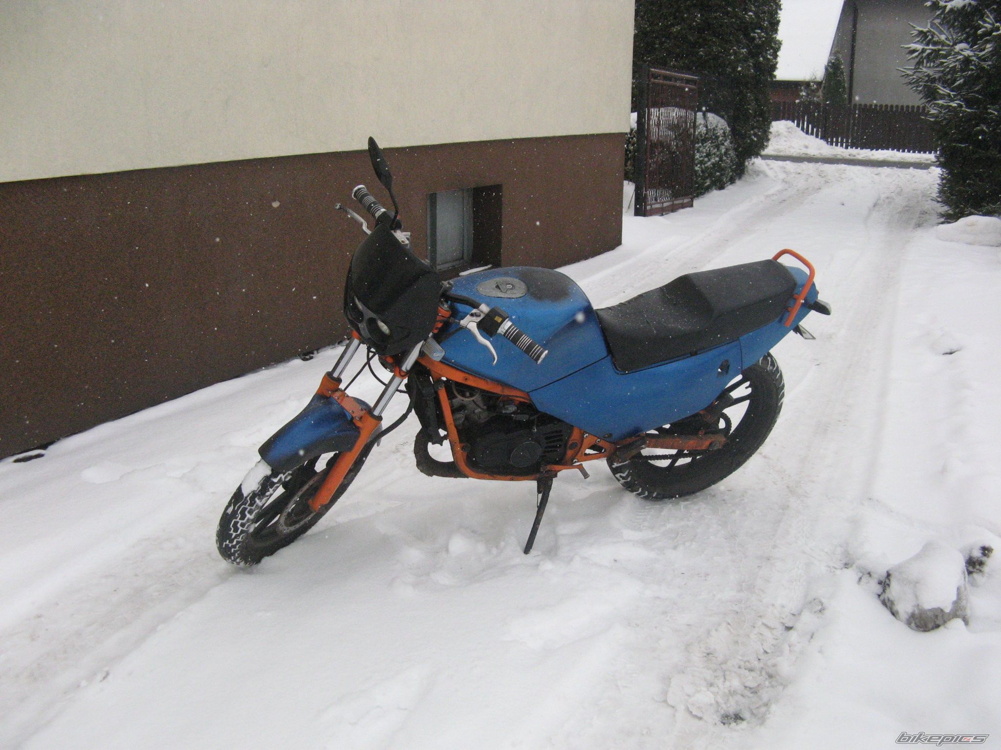 Photo 1577736