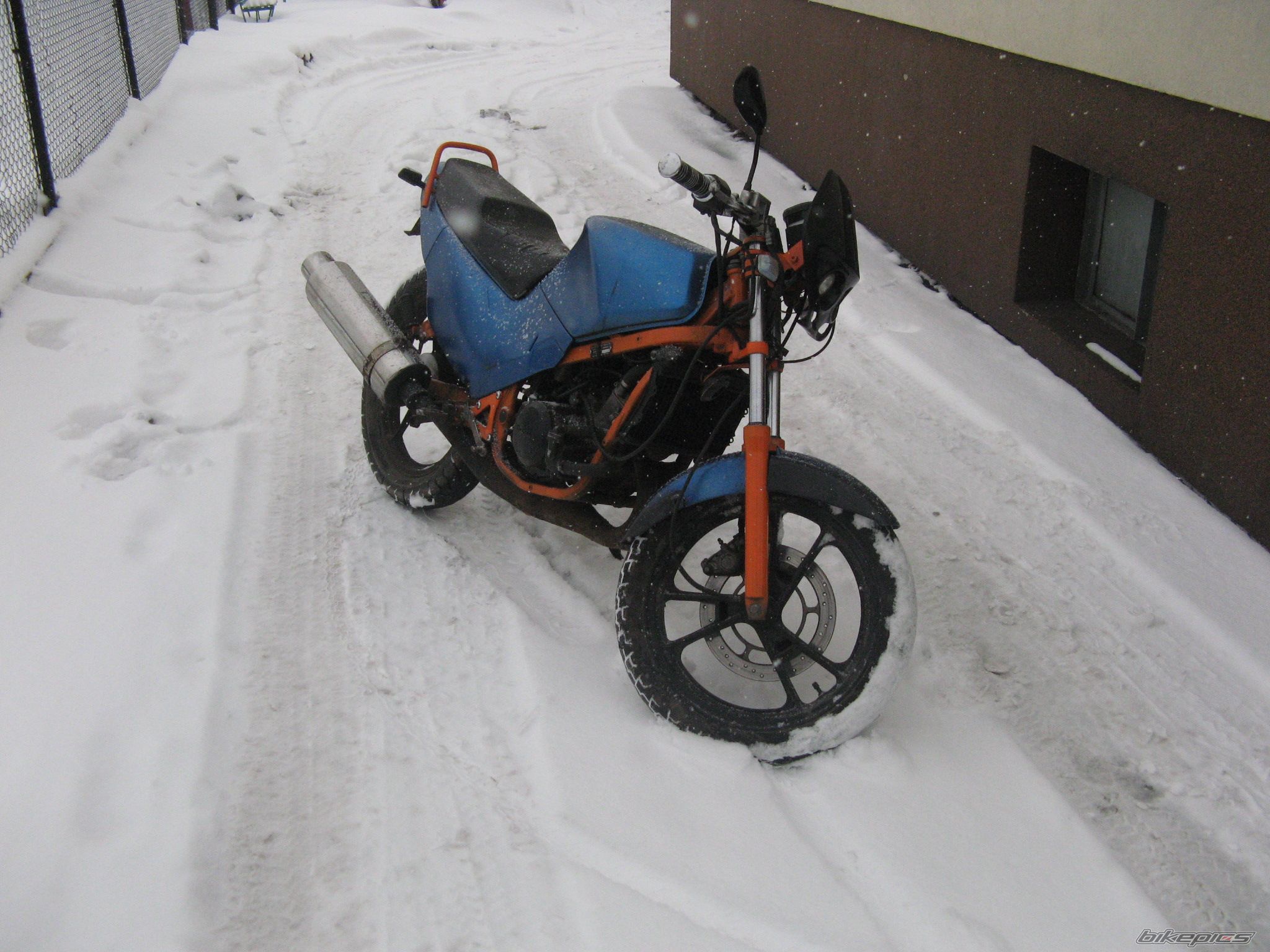 Photo 1577817