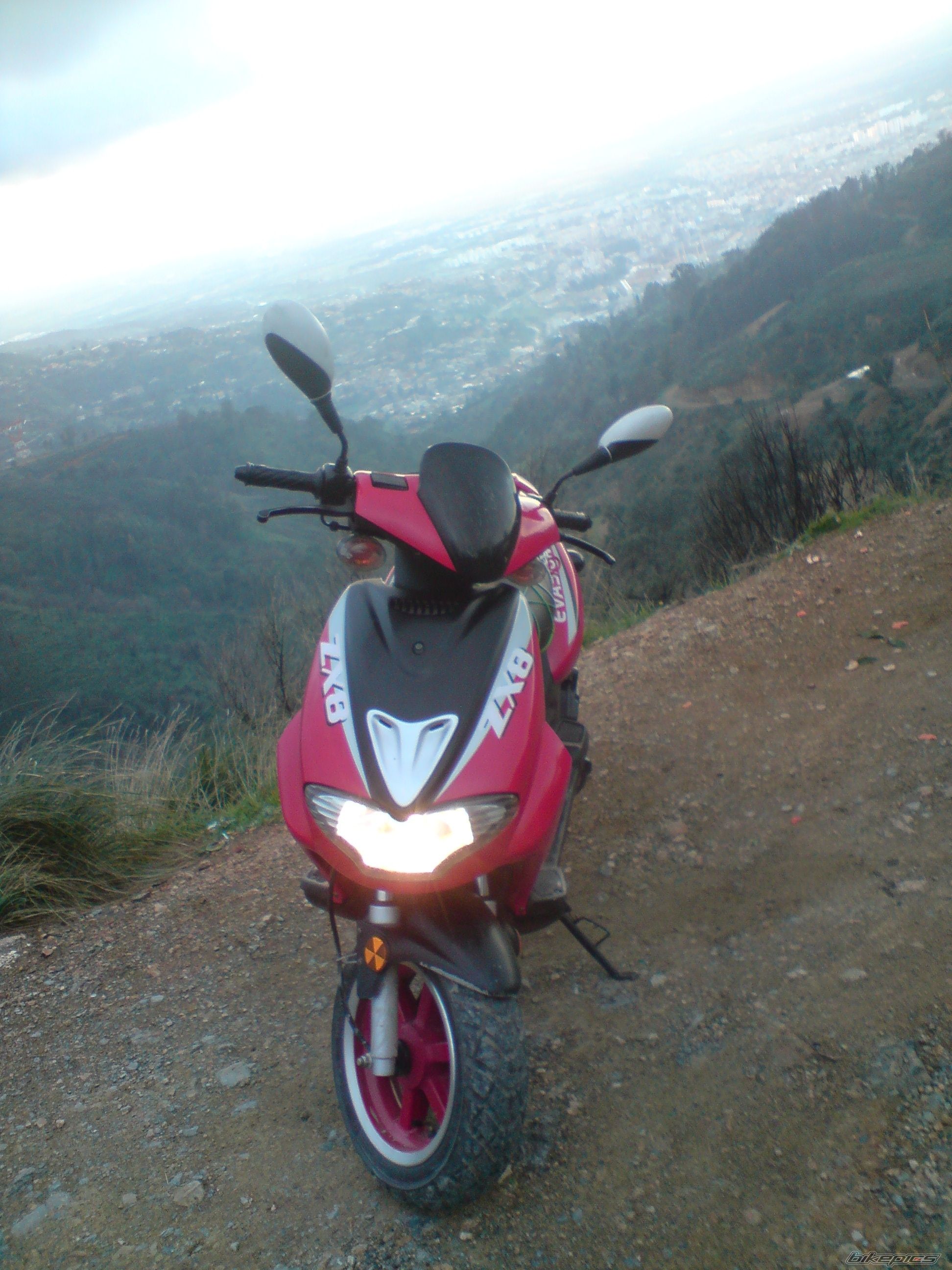 Photo 1578136