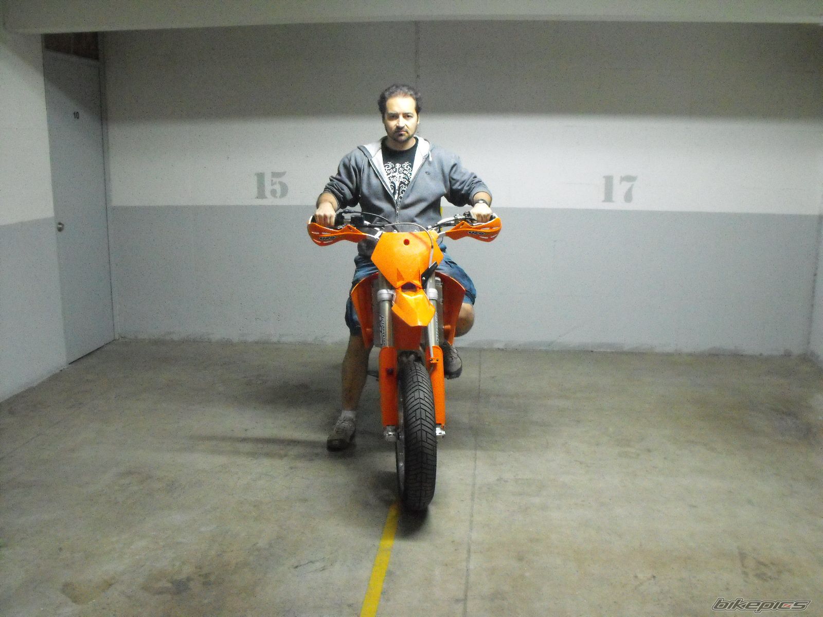 Photo 1579835