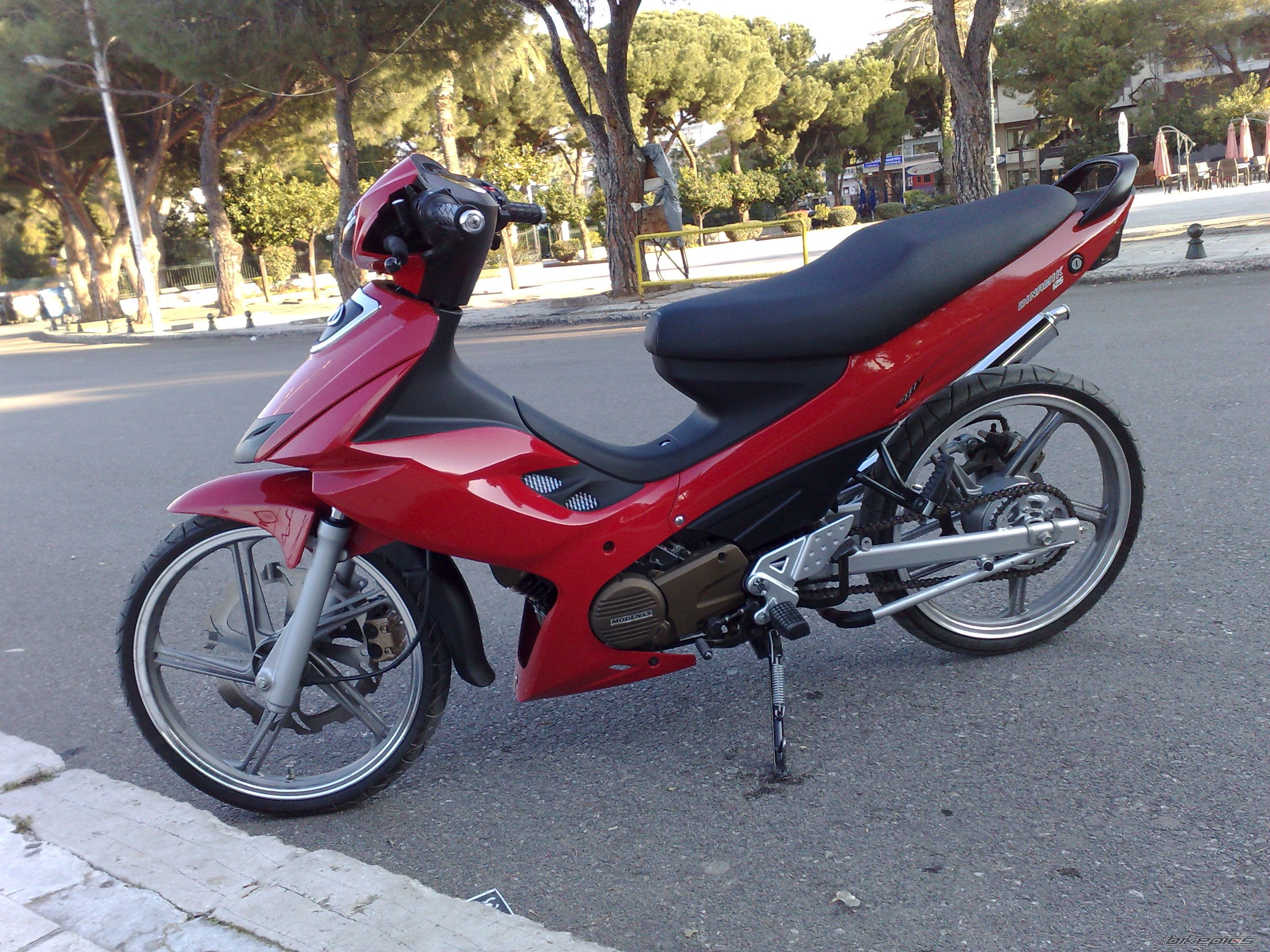 Photo 1580346
