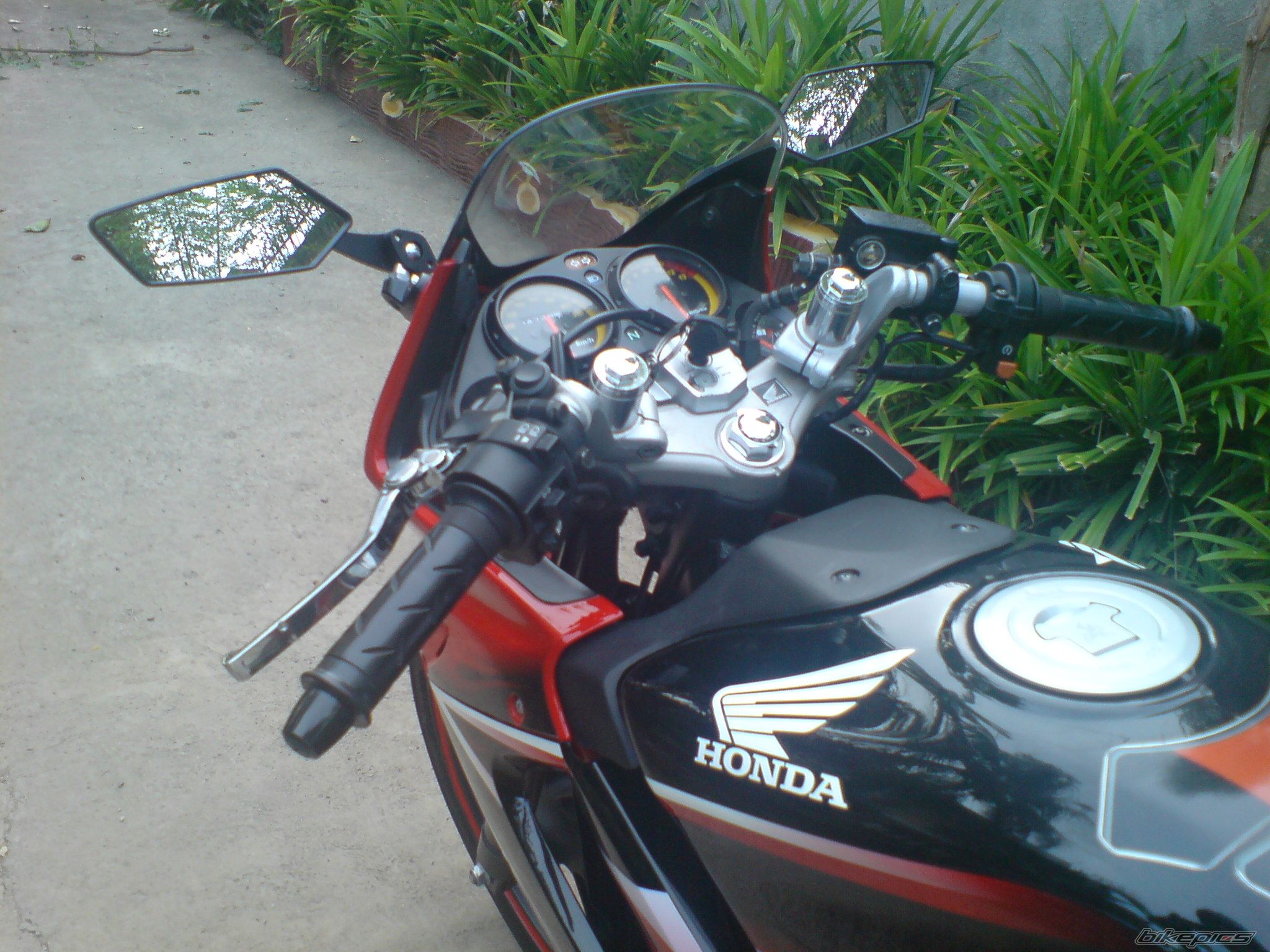 Photo 1580789