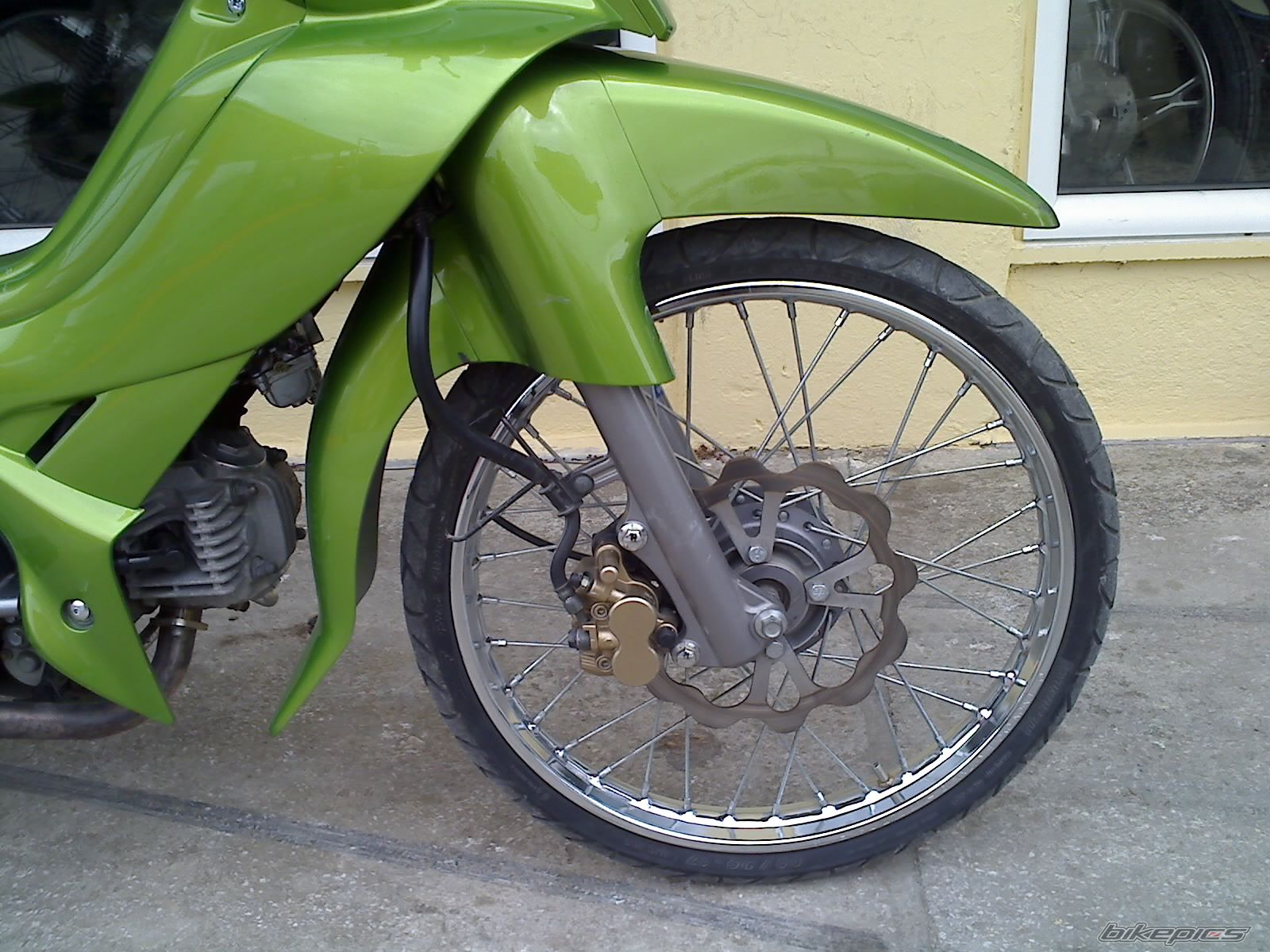 Photo 1581020