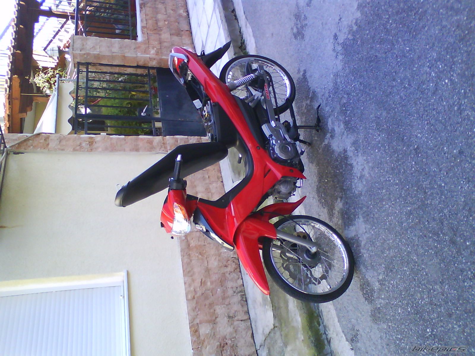 Photo 1581205