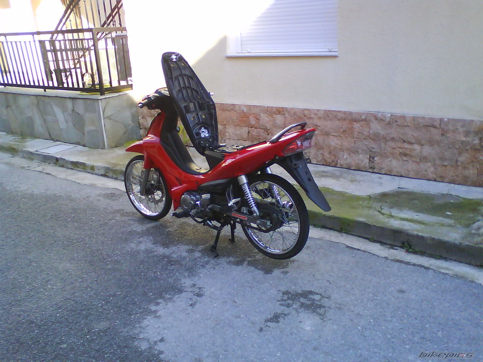 Photo 1581217