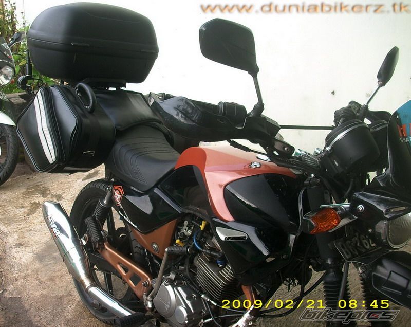 Photo 1581696