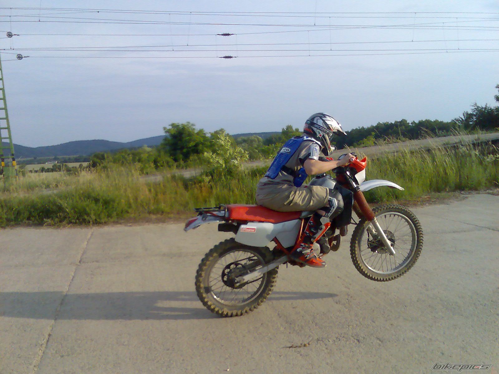 Photo 1581910