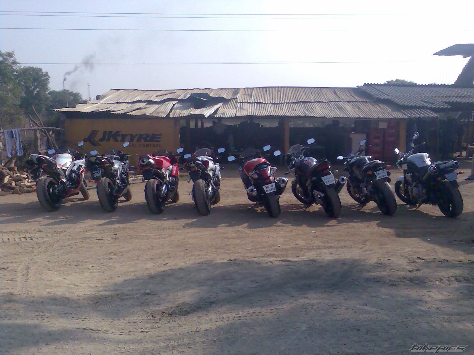 Photo 1582037