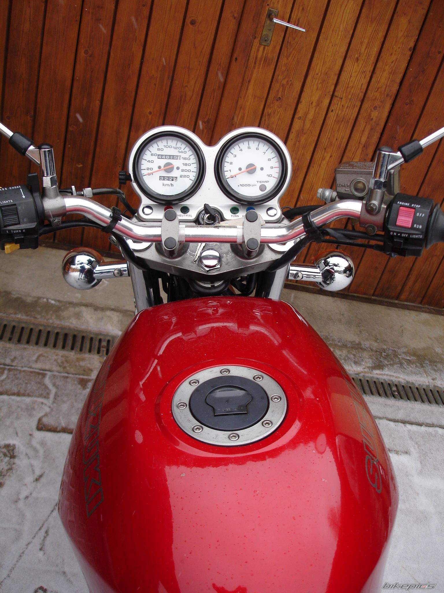 Photo 1582348
