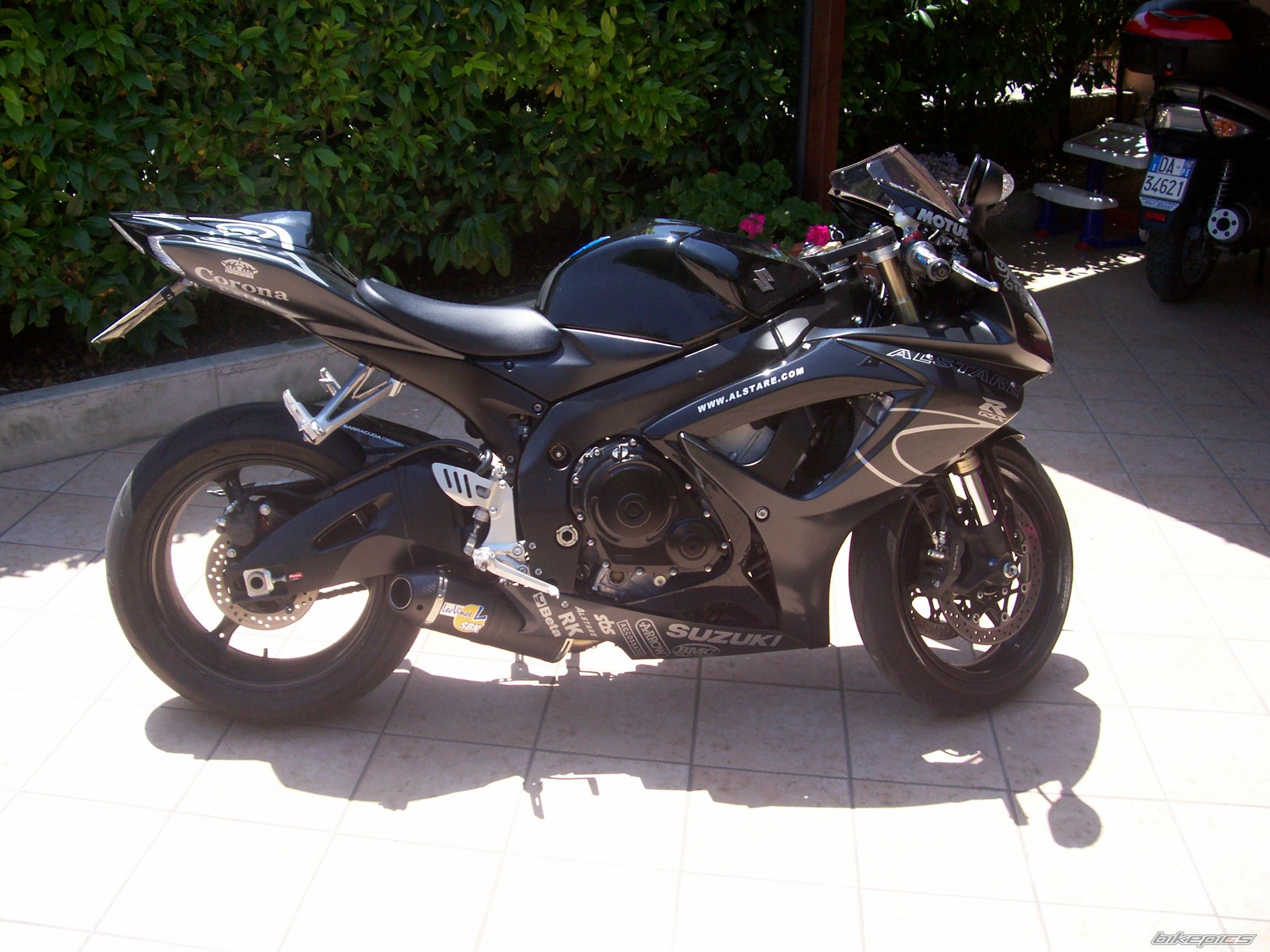 Photo 1582537