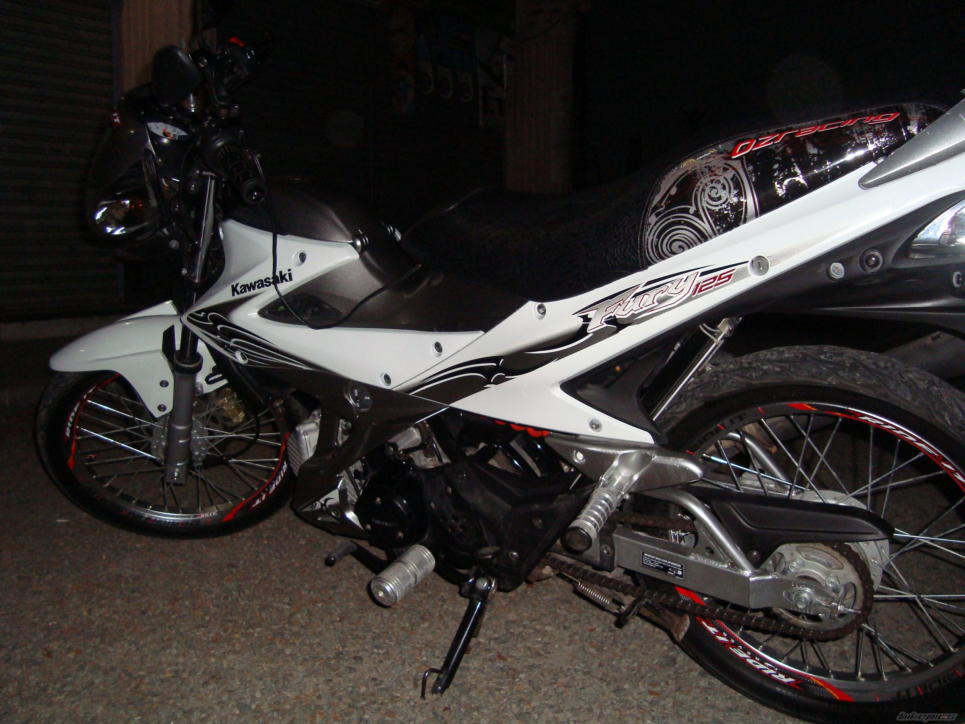 Photo 1582569