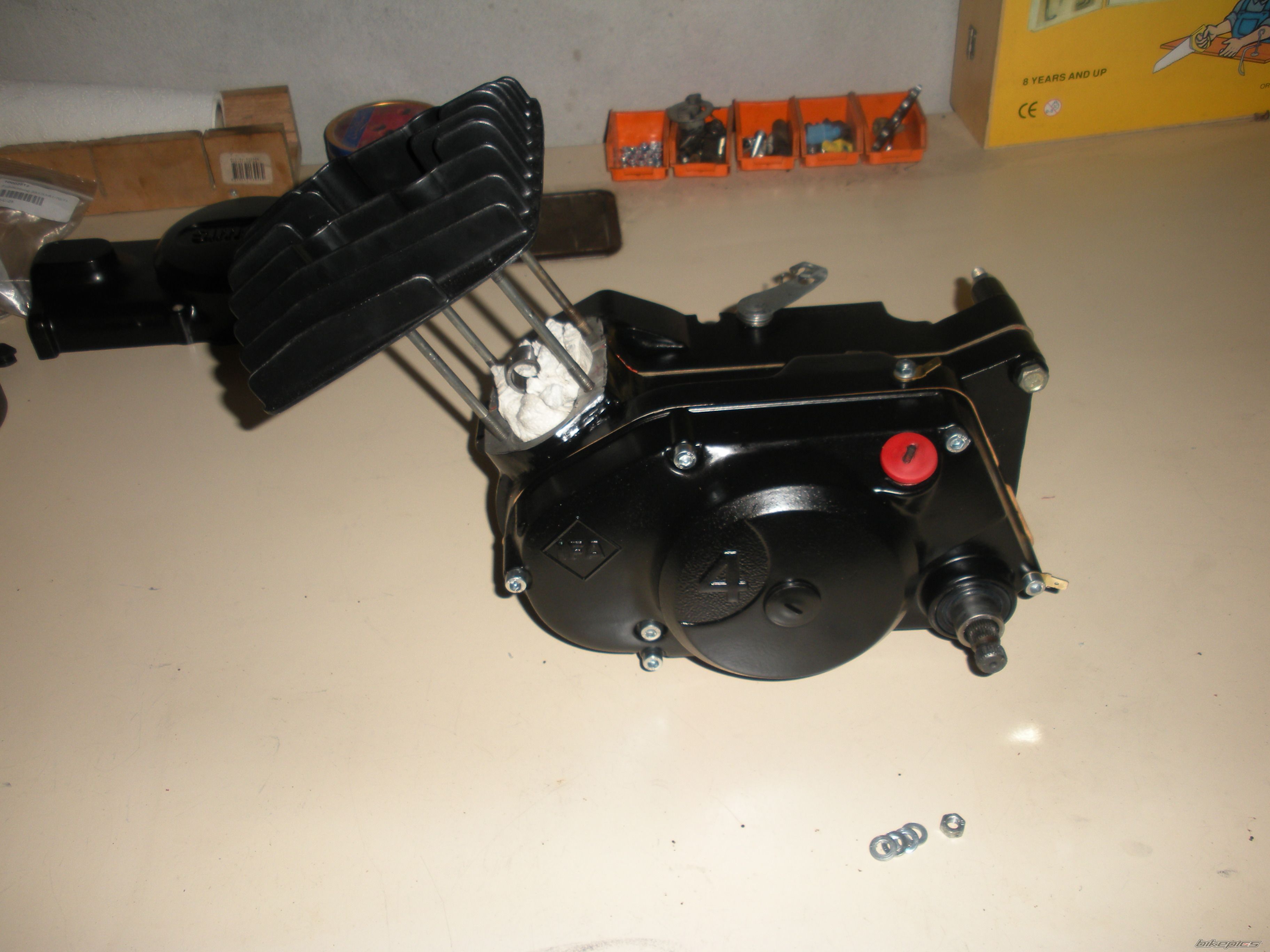Photo 1582872