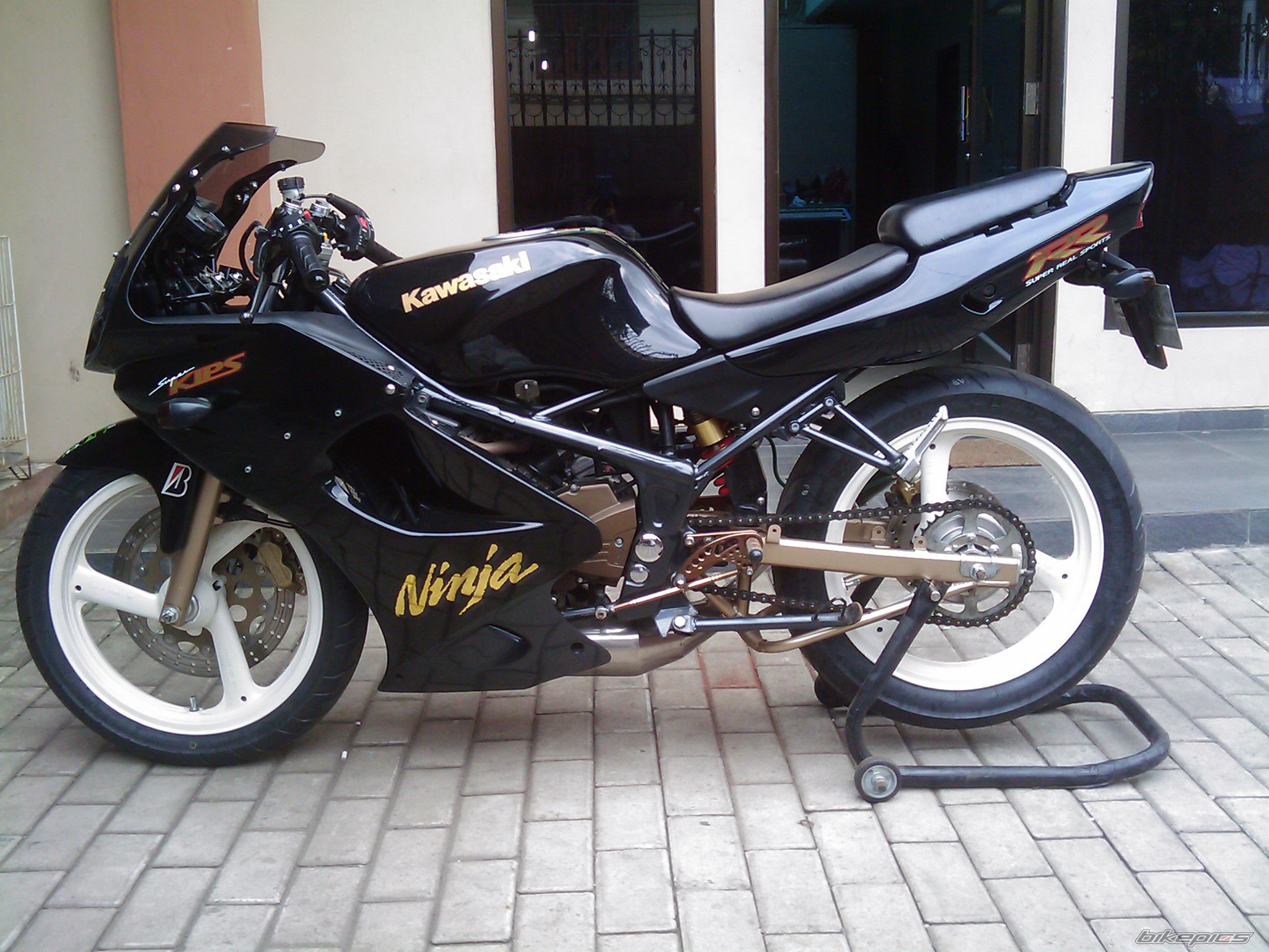 Photo 1583409