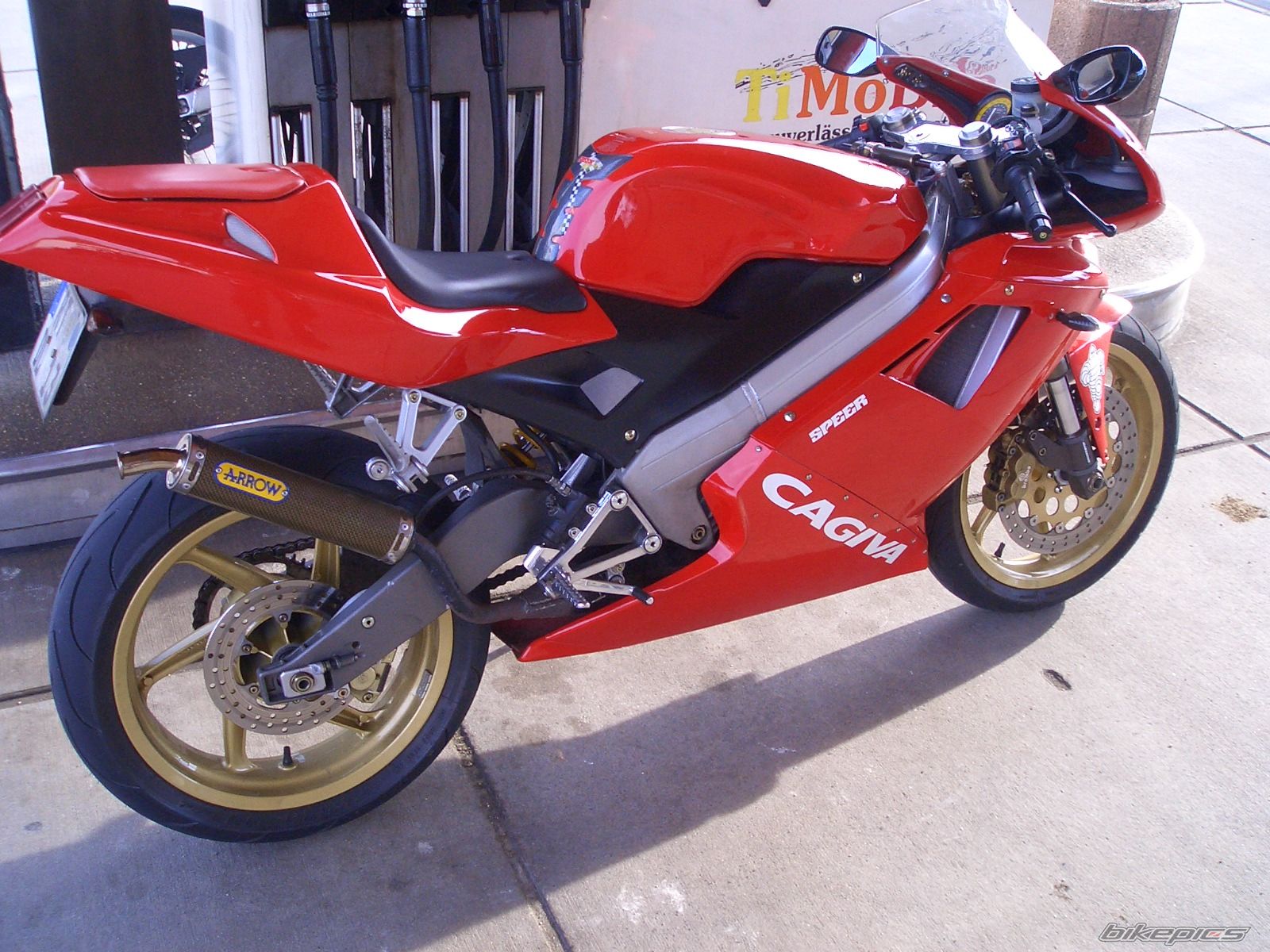 Photo 1583543