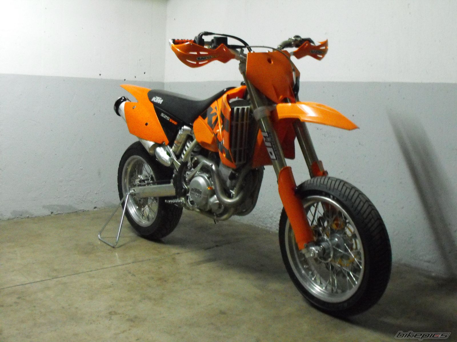 Photo 1583857
