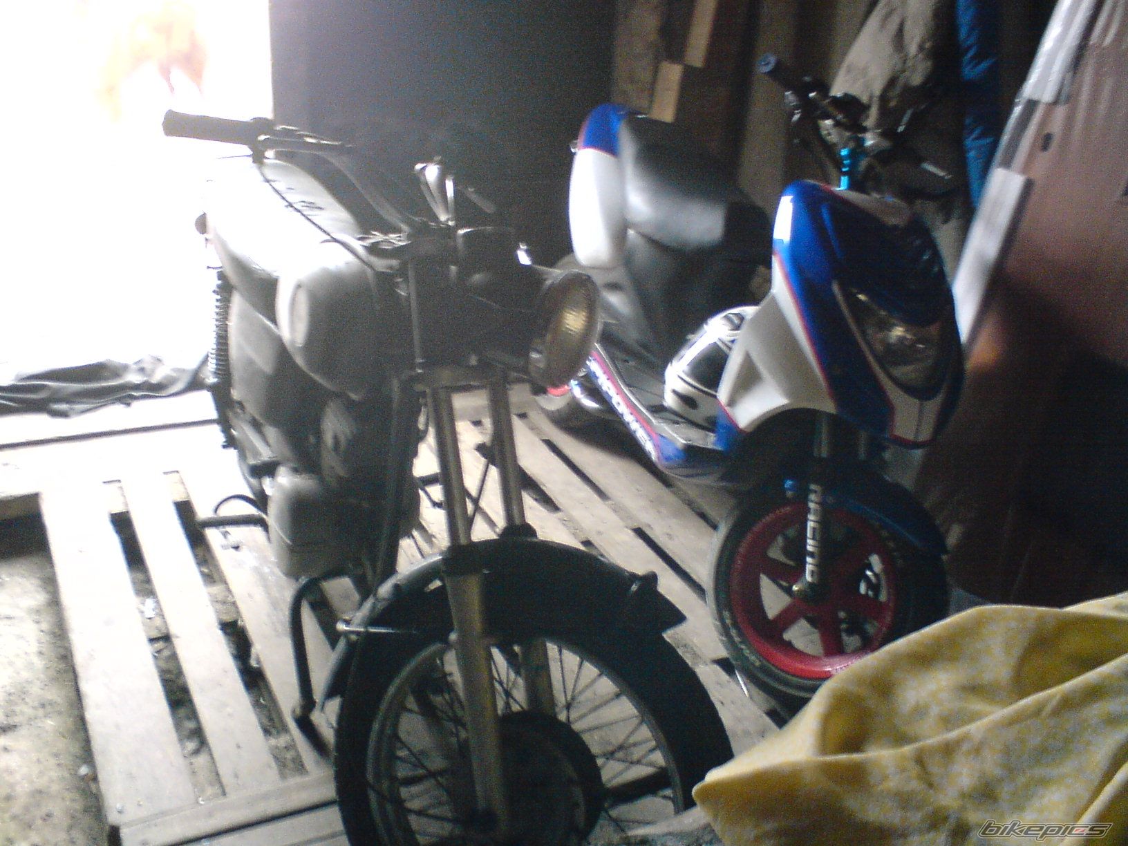 Photo 1584045