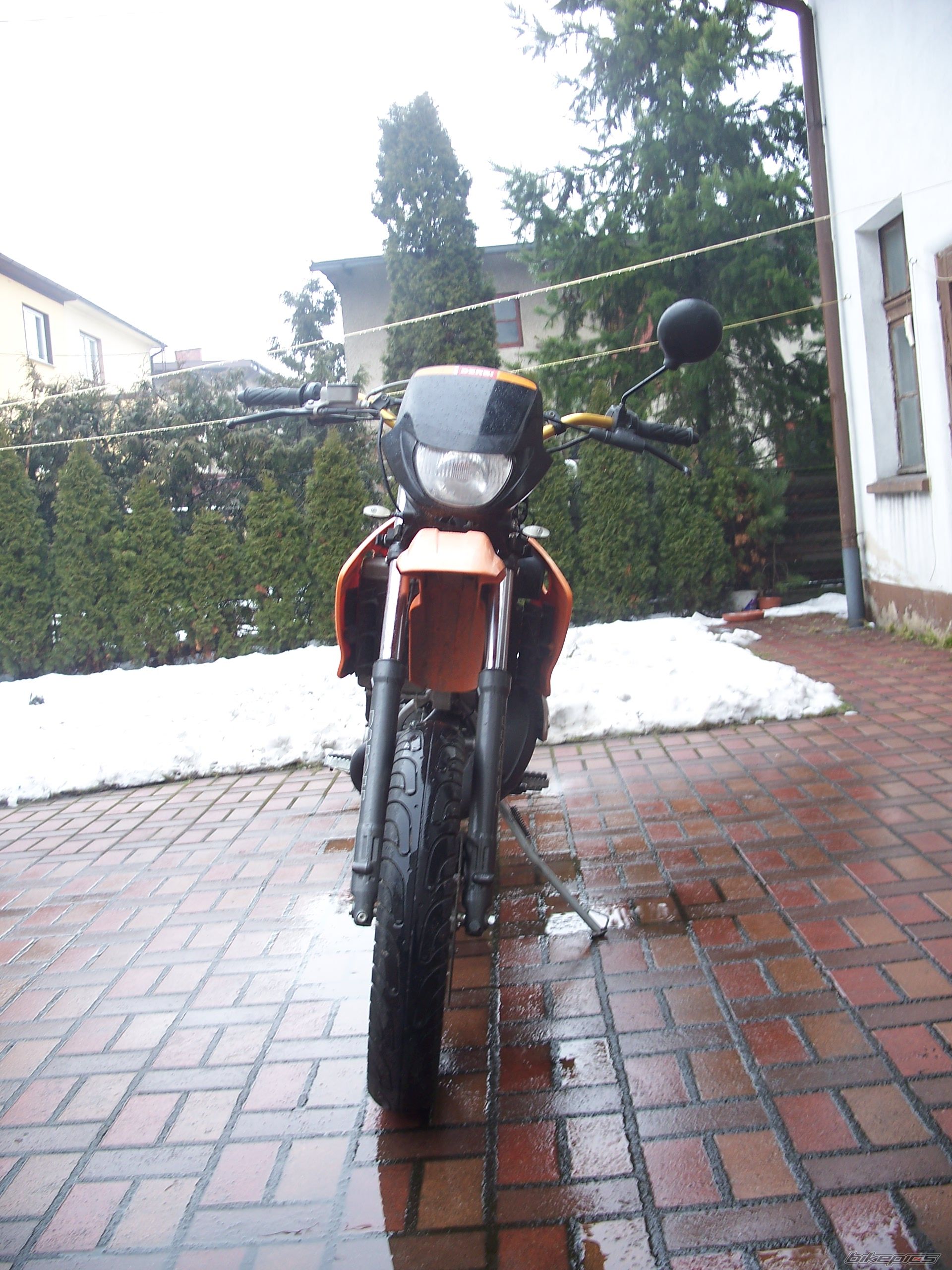 Photo 1584105