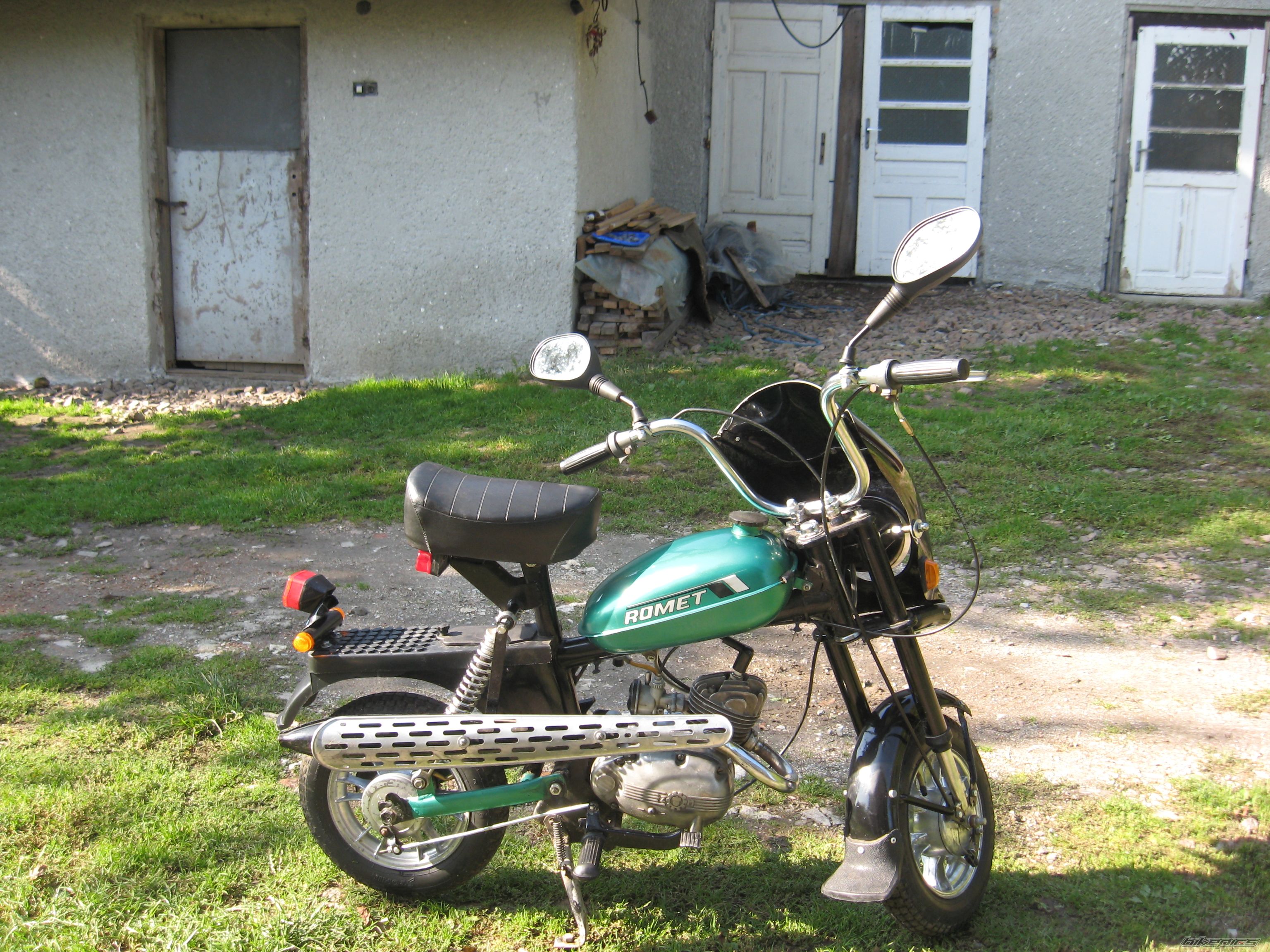 Photo 1584409
