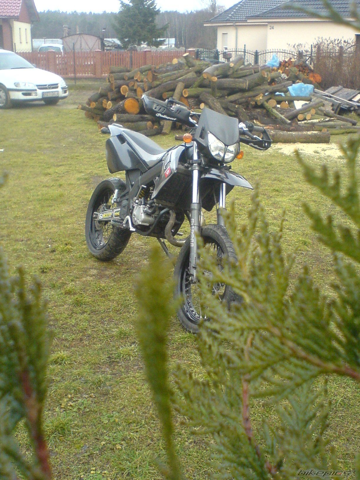 Photo 1584679