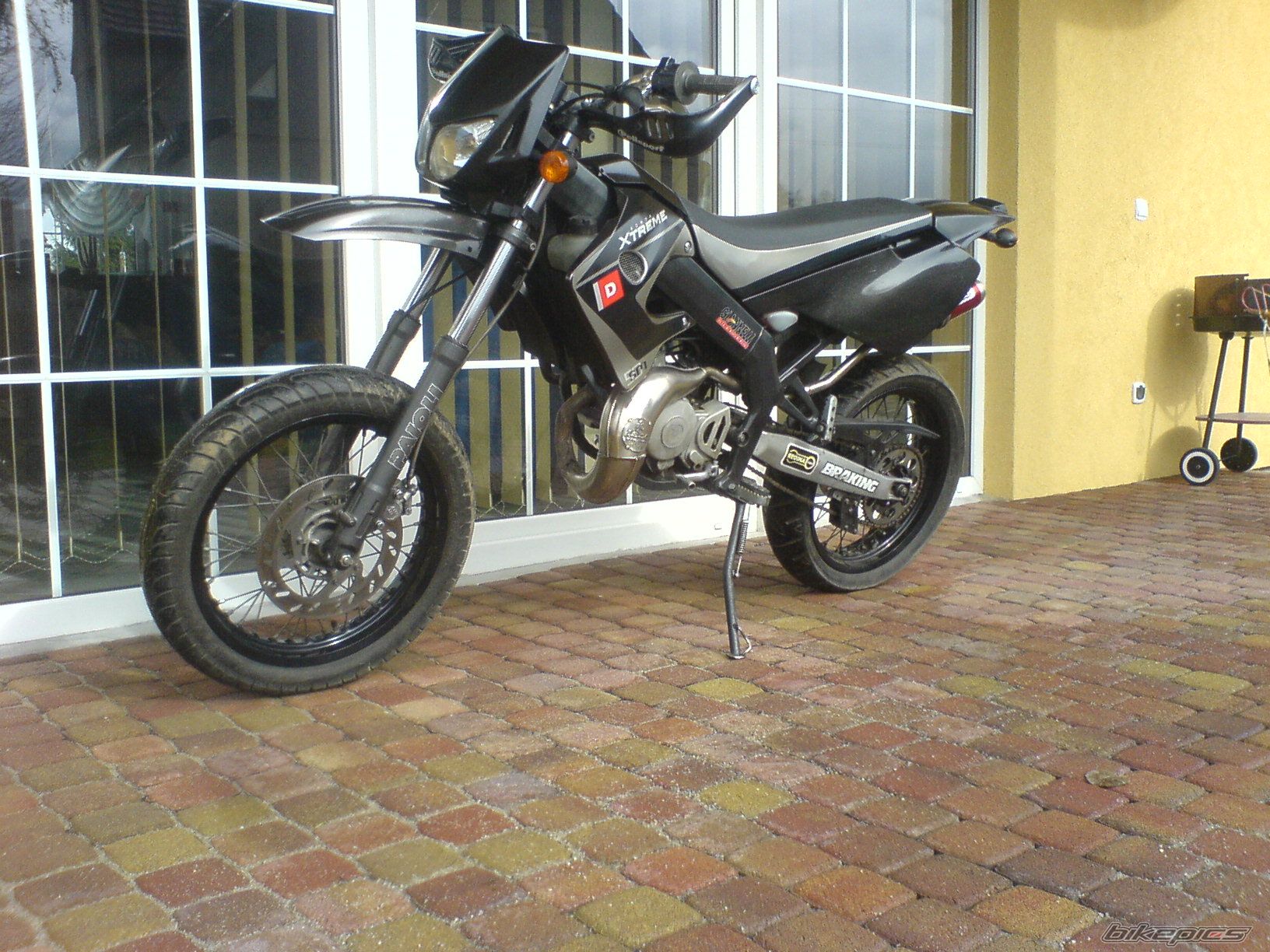 Photo 1584691