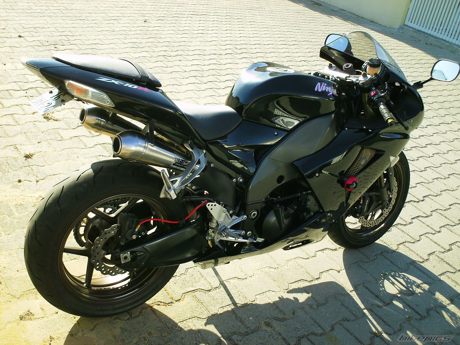 Photo 1584782
