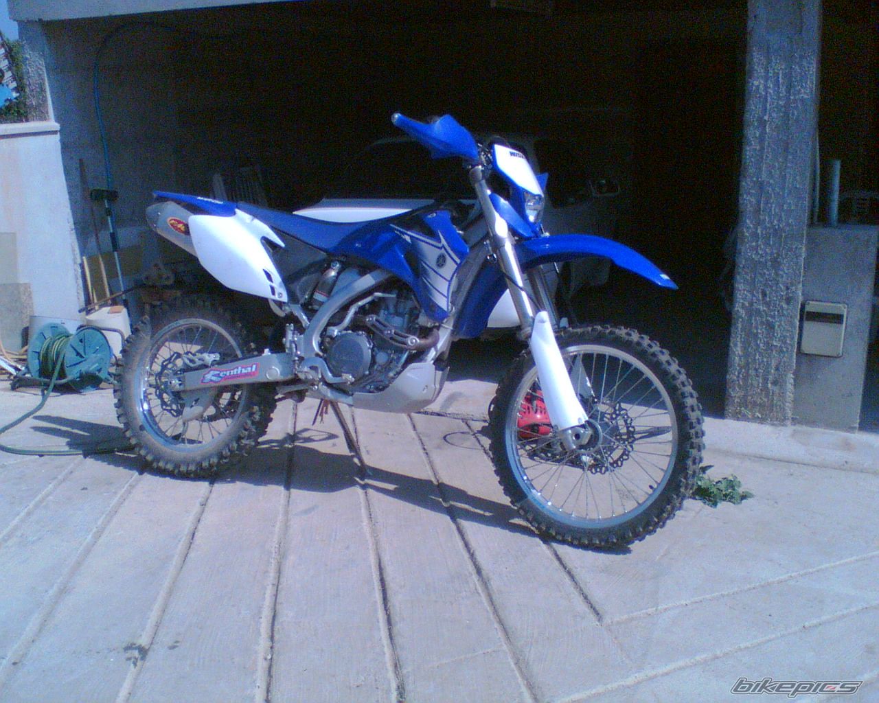 Photo 1584933