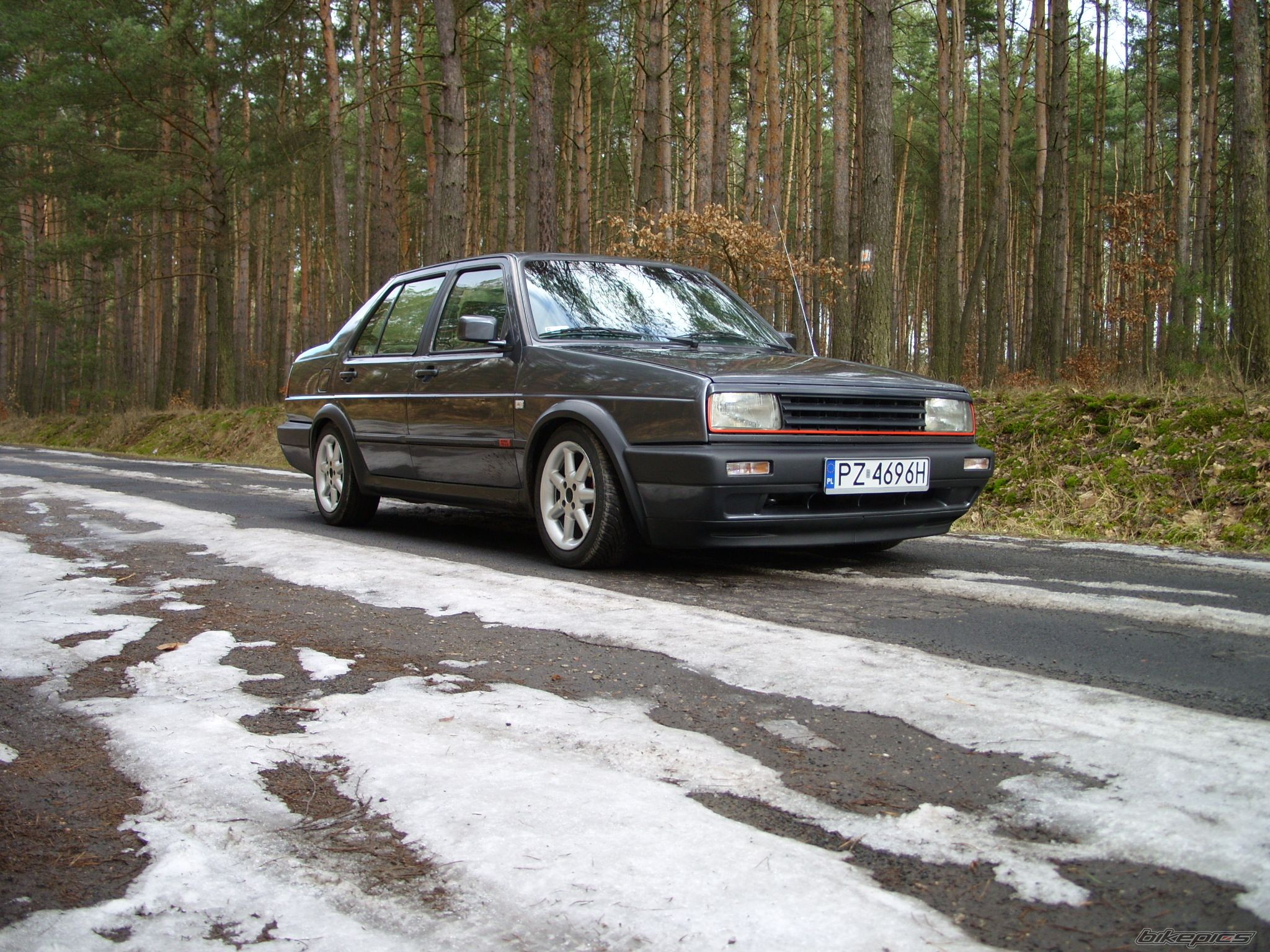 Photo 1585034