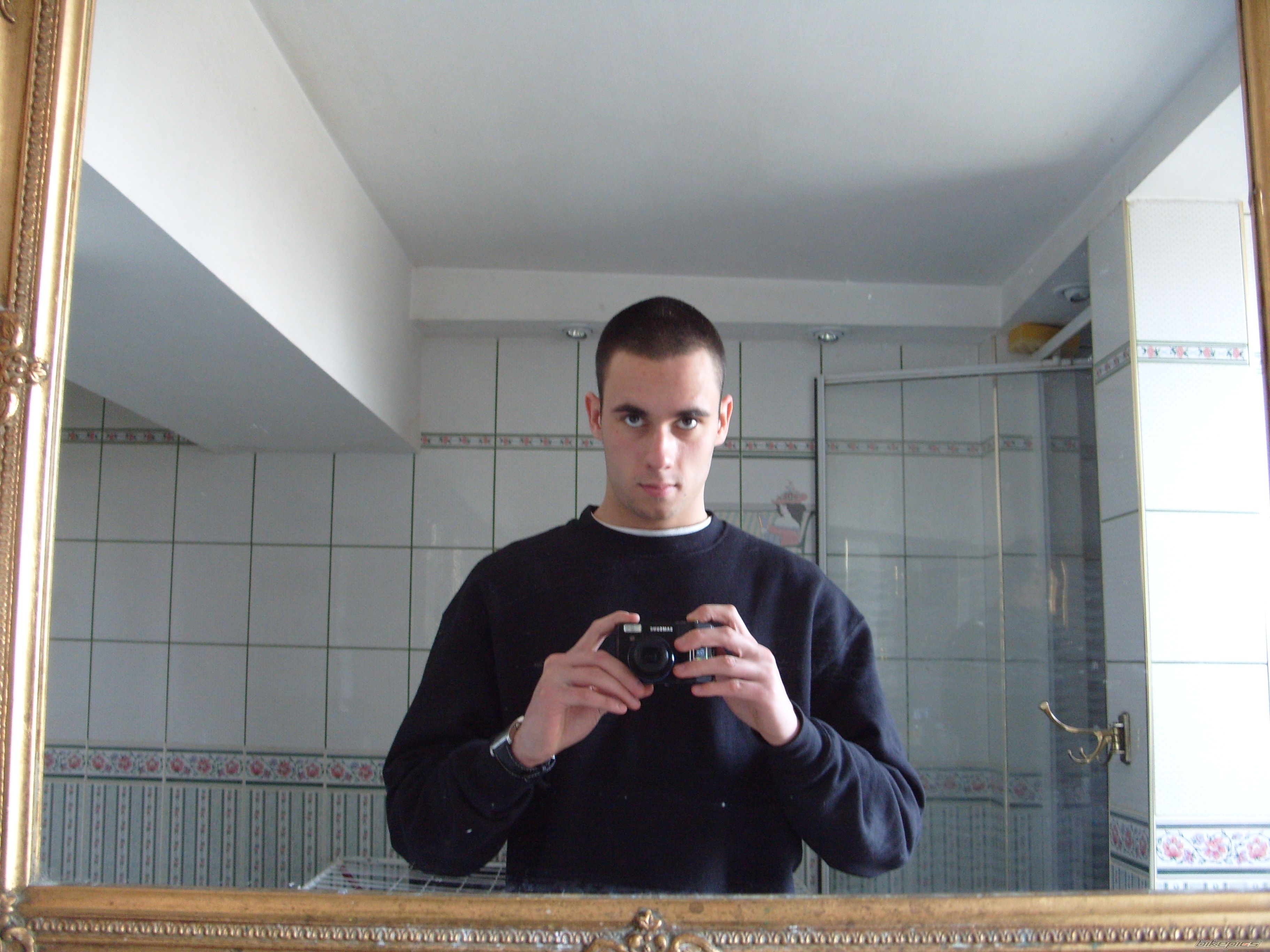 Photo 1585195
