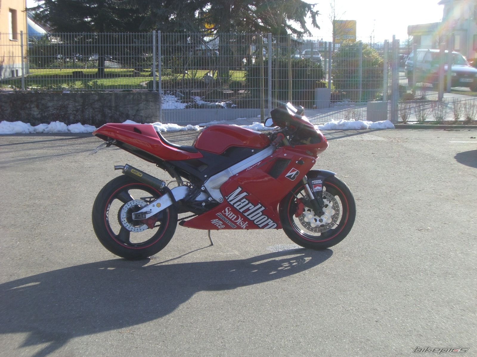 Photo 1585198