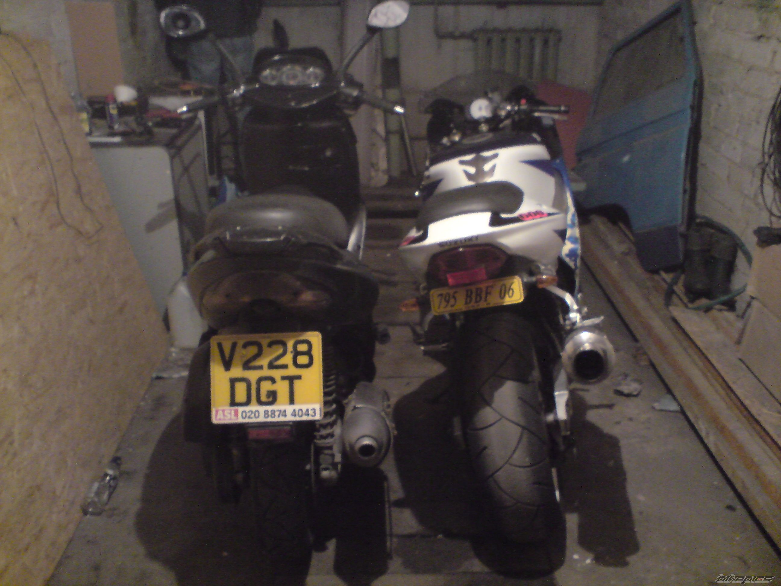 Photo 1585302