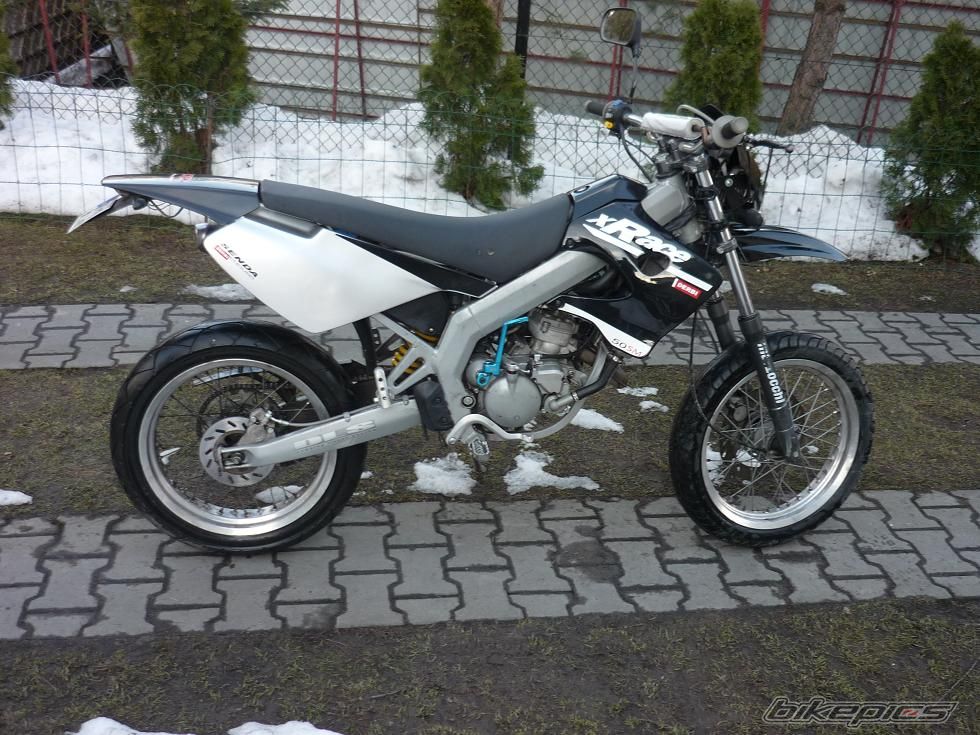 Photo 1585512