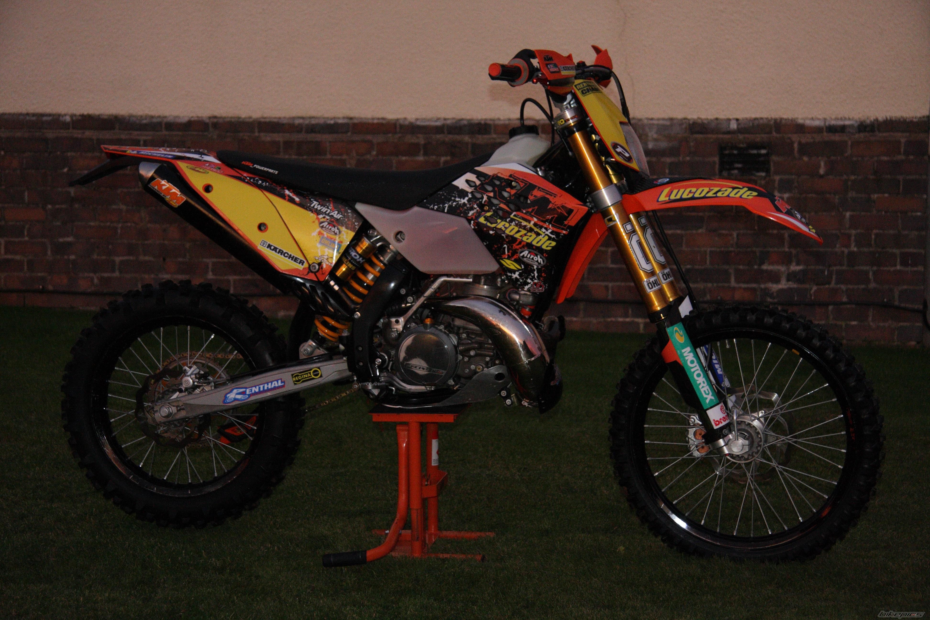 Photo 1585630