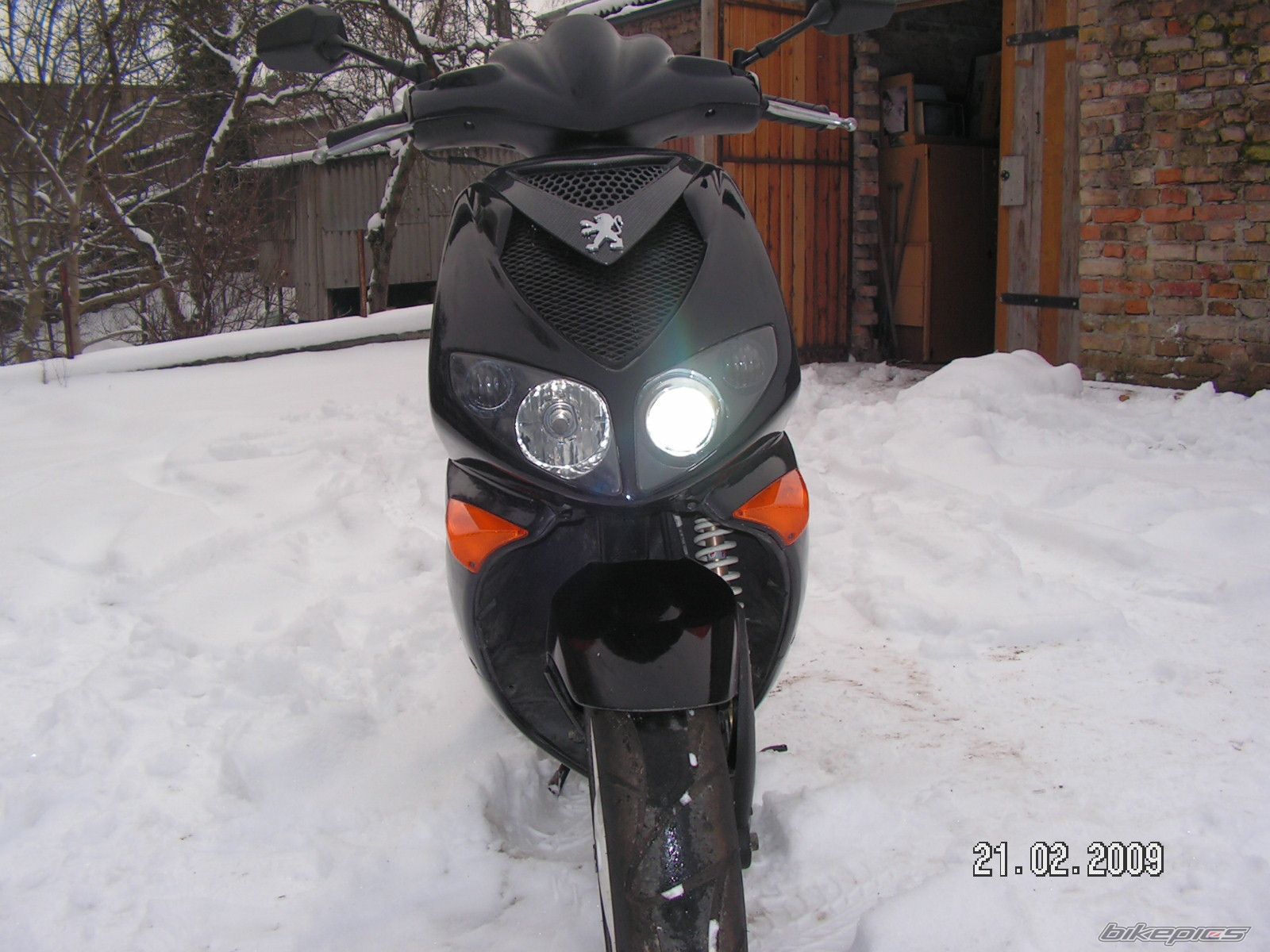 Photo 1585679
